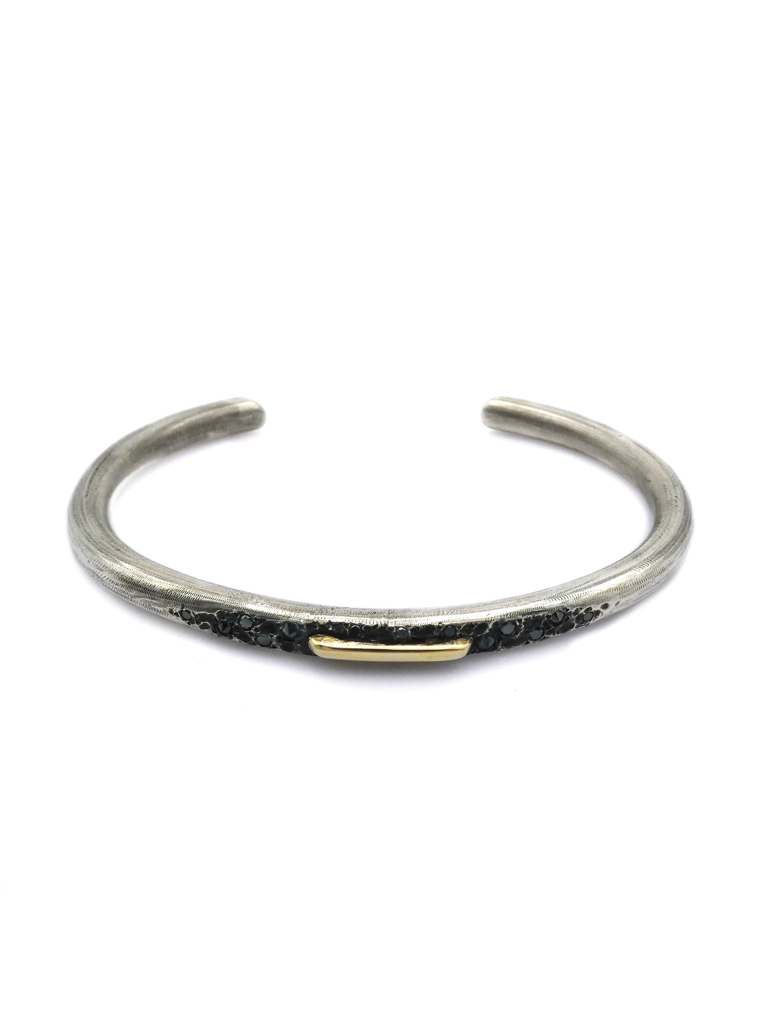 Equip cuff — Enri Mars