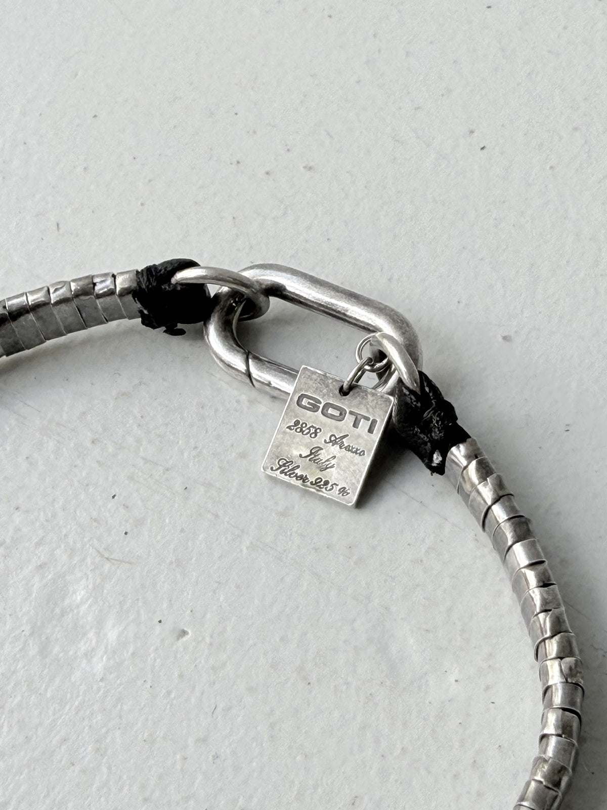 GOTI BR1206 bracelet, clasp and maker tag detail
