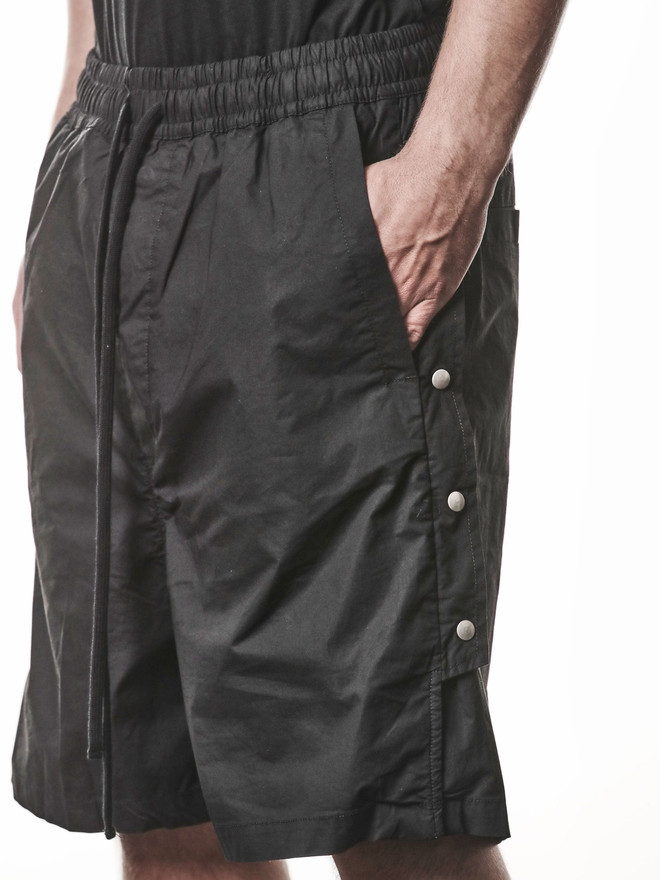 THOM KROM Drop-Crotch Utility Shorts black, rear view