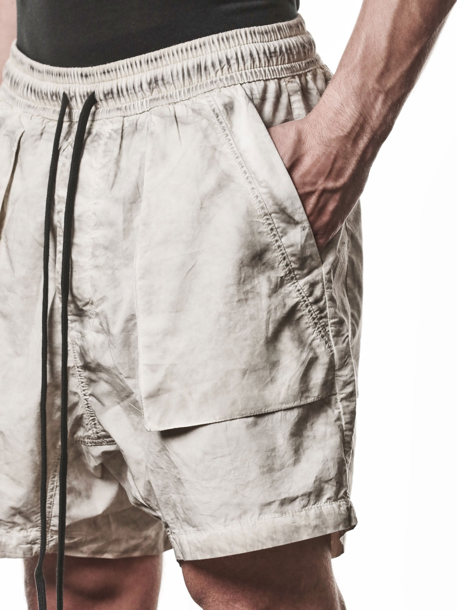 THOM KROM Drop-Crotch Cotton Shorts stone, bellow pocket detail