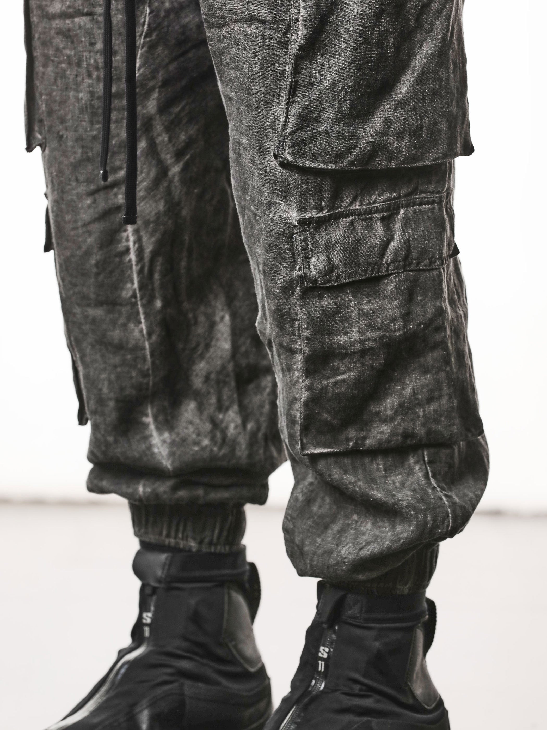 THOM KROM MP46 Low-Crotch Linen Trousers in vegetal black - back view