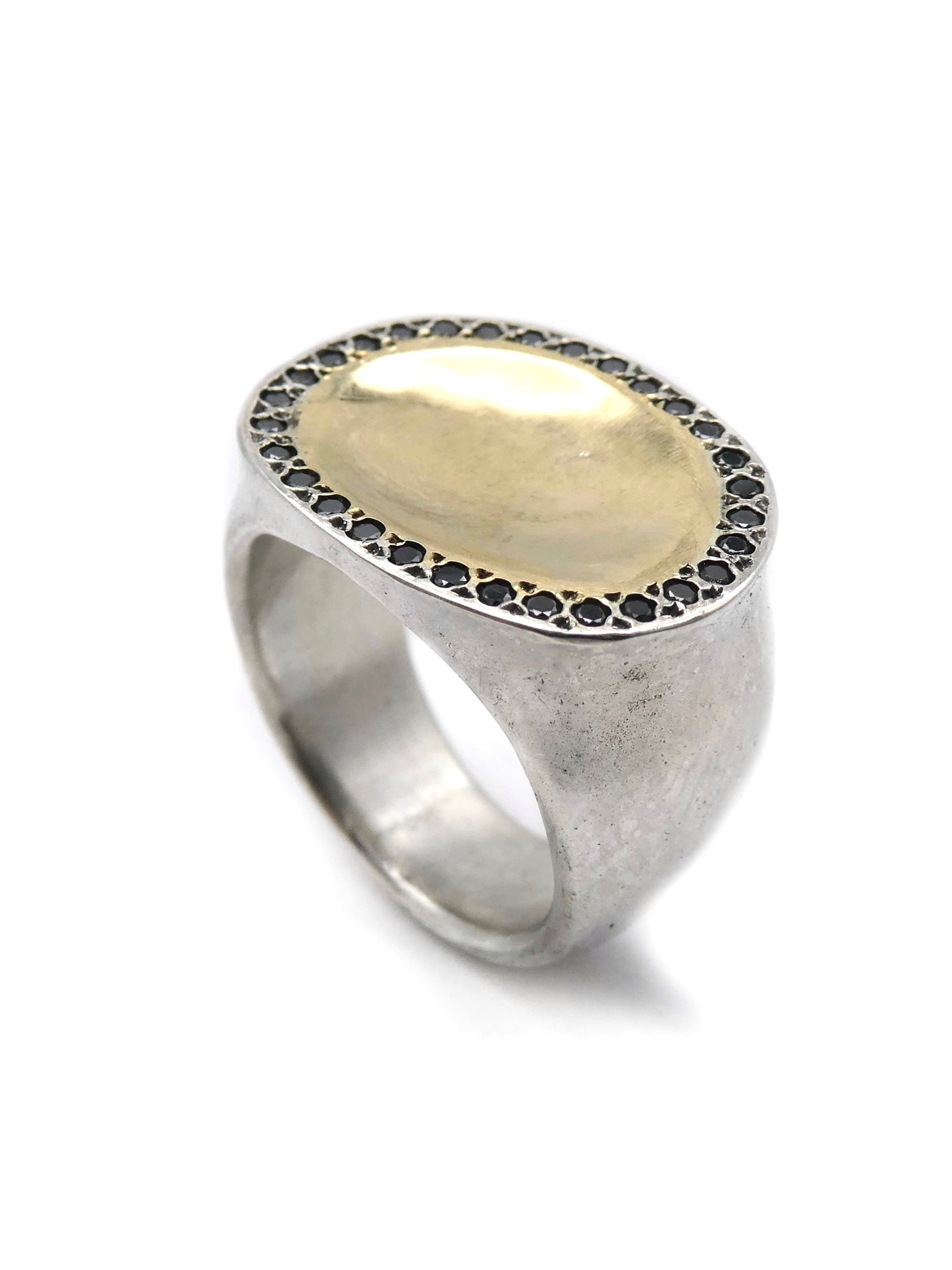 Sacred relic ring — Enri Mars