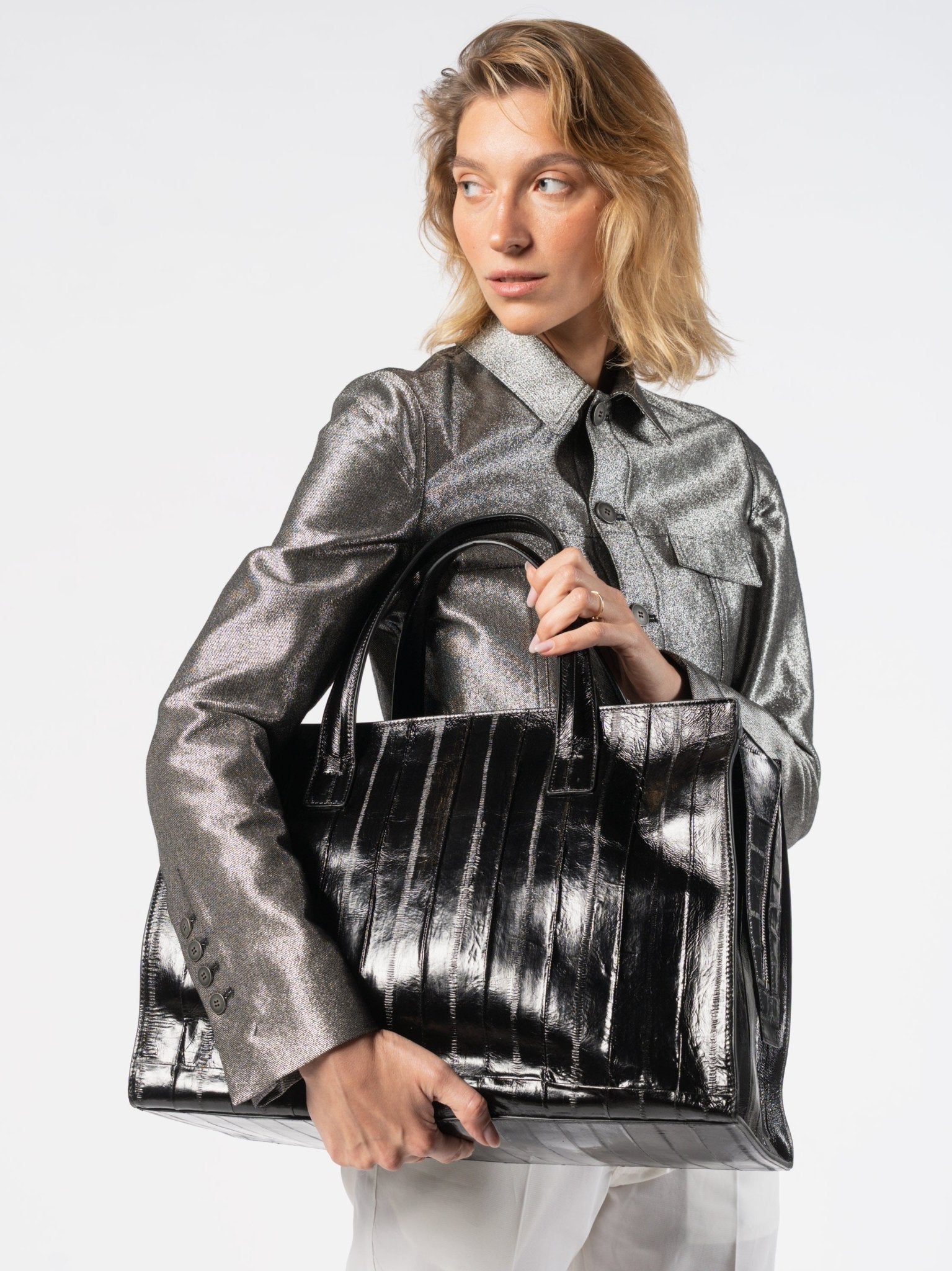 Anguilla Eel Leather Duffle Bag Black - Italian luxury accessory by SAPIO