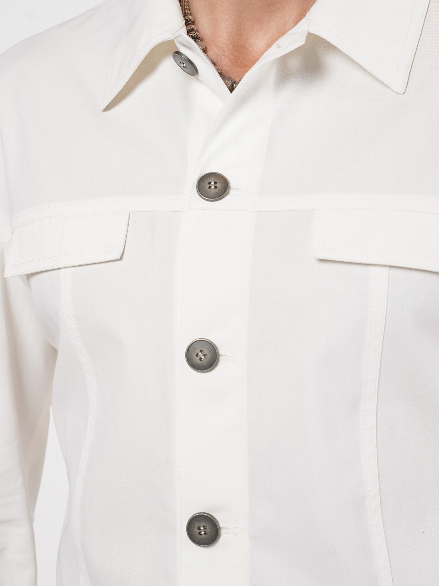 SAPIO cropped cotton jacket collar detail - pointed collar, reinforced placket, matte buttons