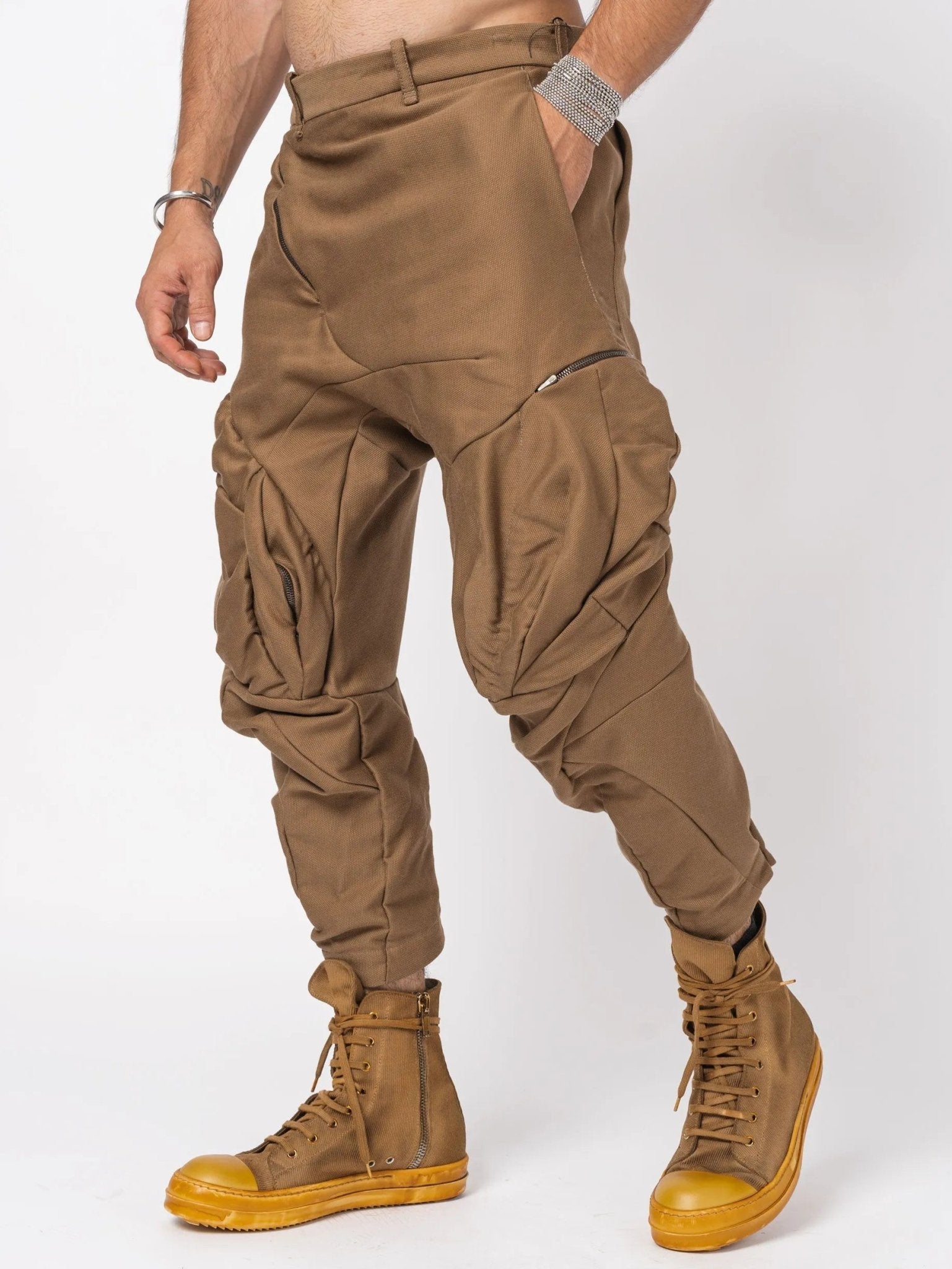 DIS - M - 4/ DISTORTION 4/5 MUSCLE POCKET PANTS - by LEON EMANUEL BLANCK