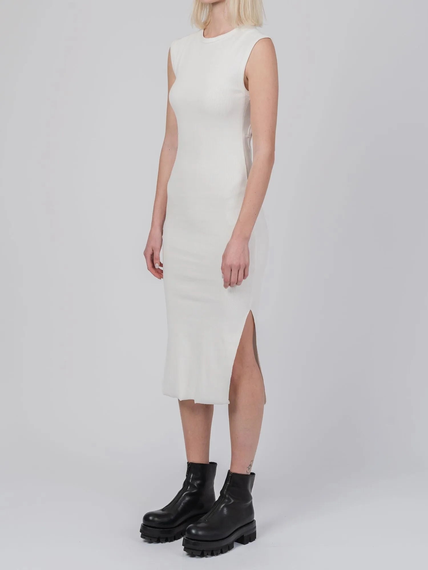 DRESS - by THOM KROM