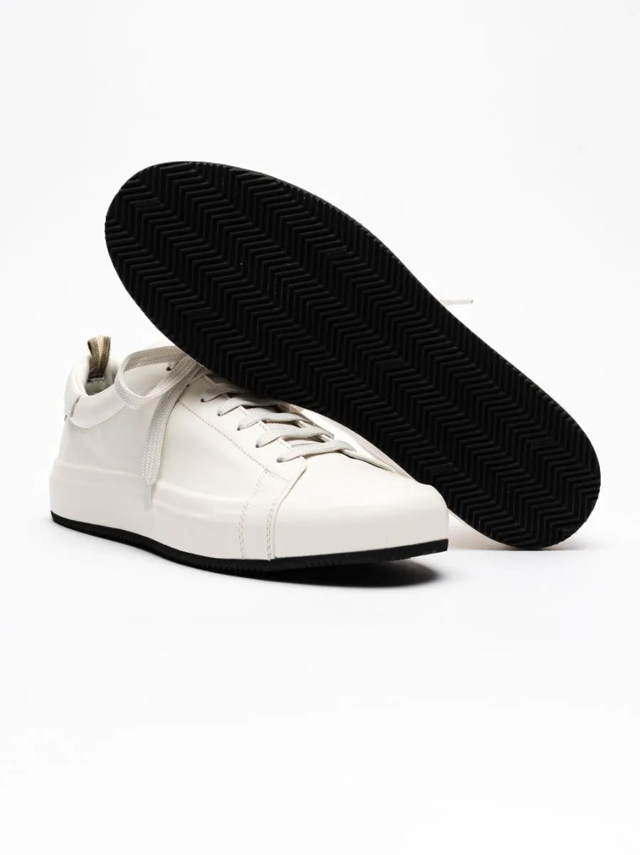 EASY/001 - by OFFICINE CREATIVE