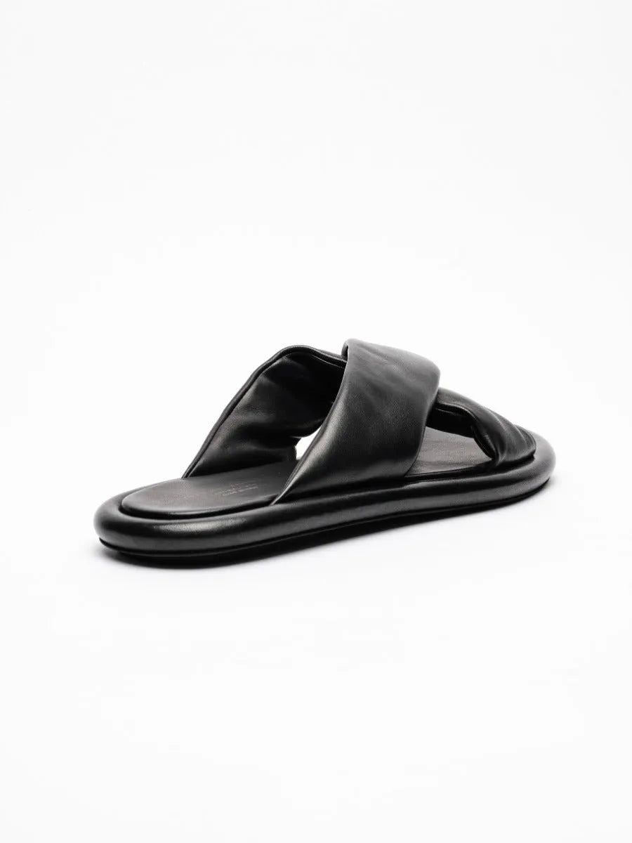 ESTENS/001 - by OFFICINE CREATIVE