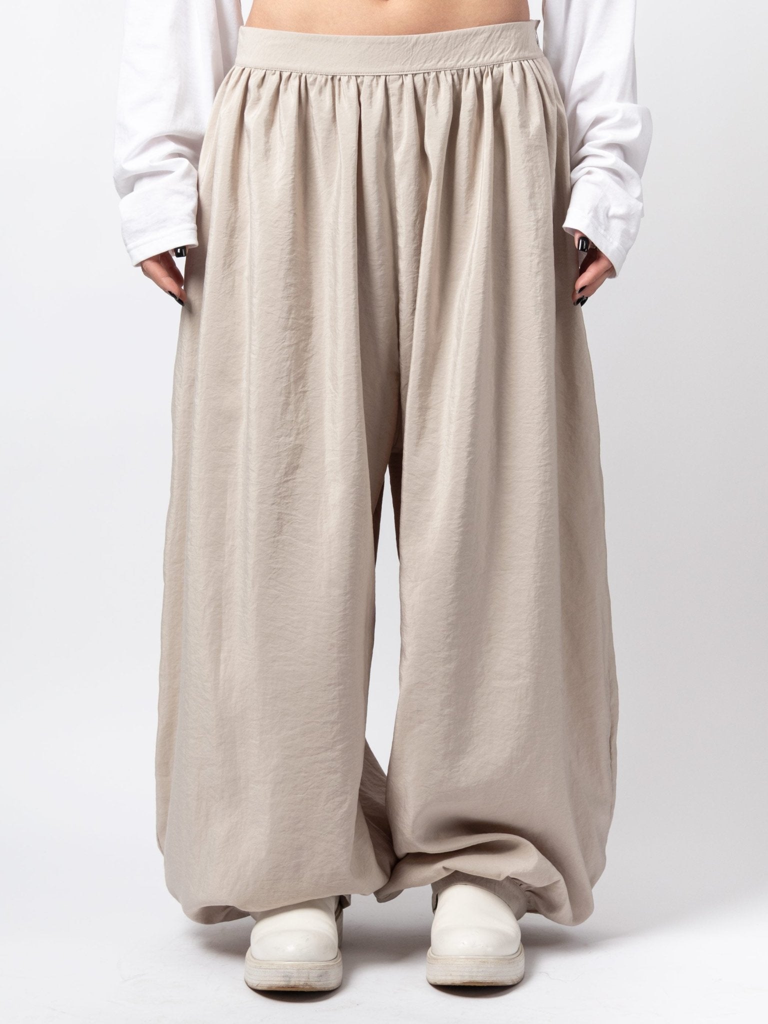 Gathered Wide Balloon Trousers - by VAGUE