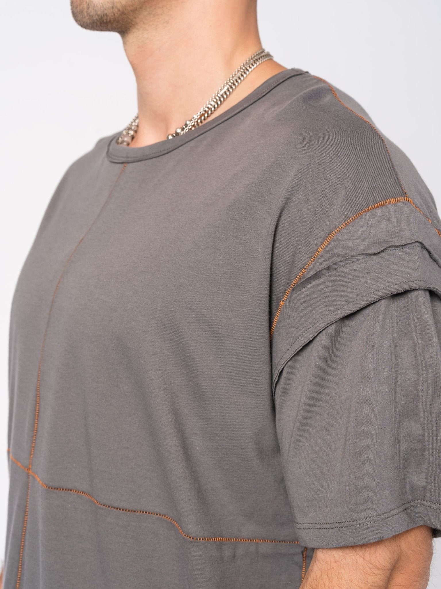 Layered Hem T-Shirt - by D.HYGEN