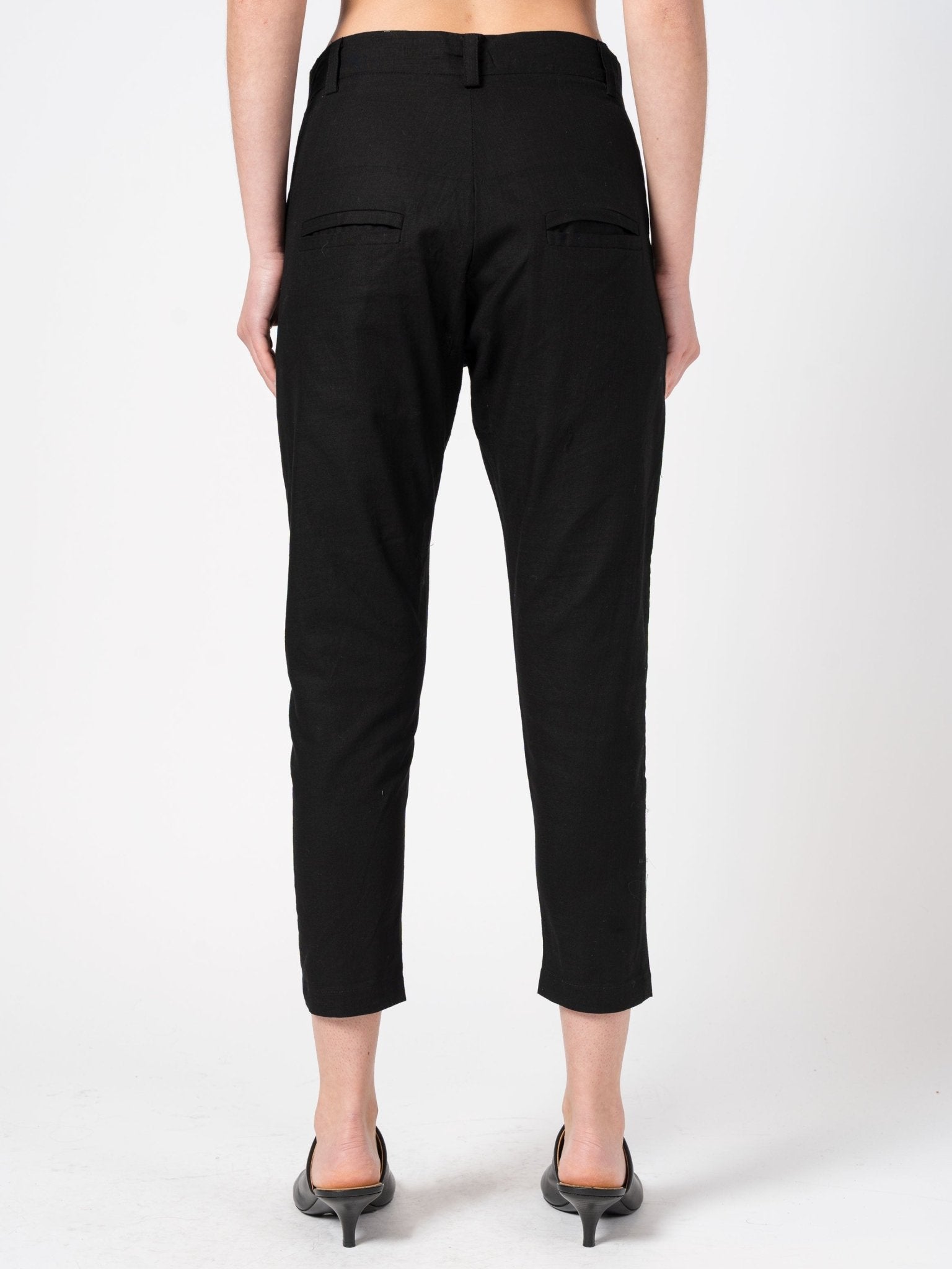 Linen Cropped Pants - by DEVA KANYA