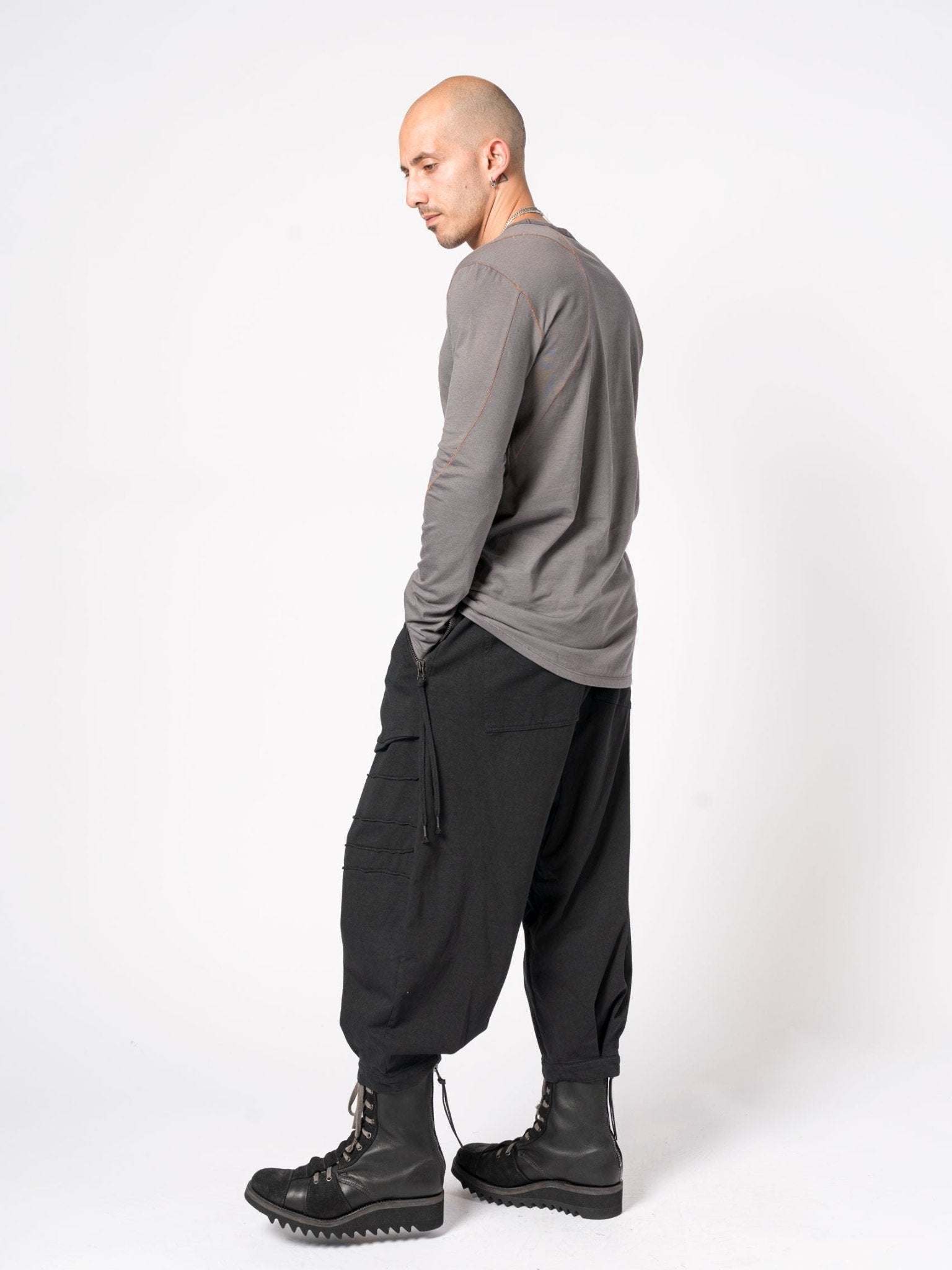 Long - Sleeve T-Shirt with Contrast Stitching - by D.HYGEN