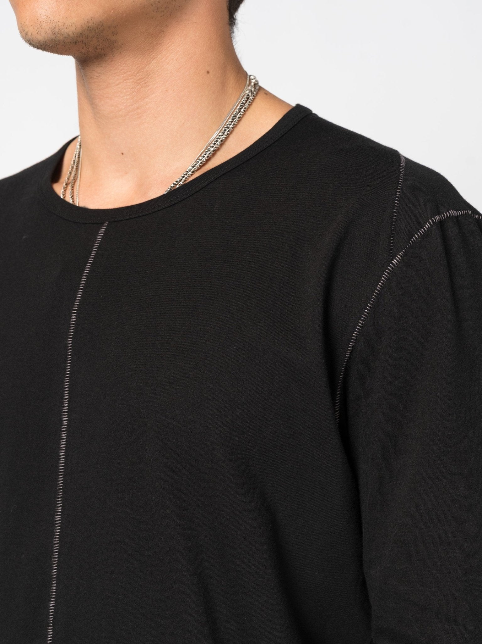 Long - Sleeve T-Shirt with Contrast Stitching - by D.HYGEN