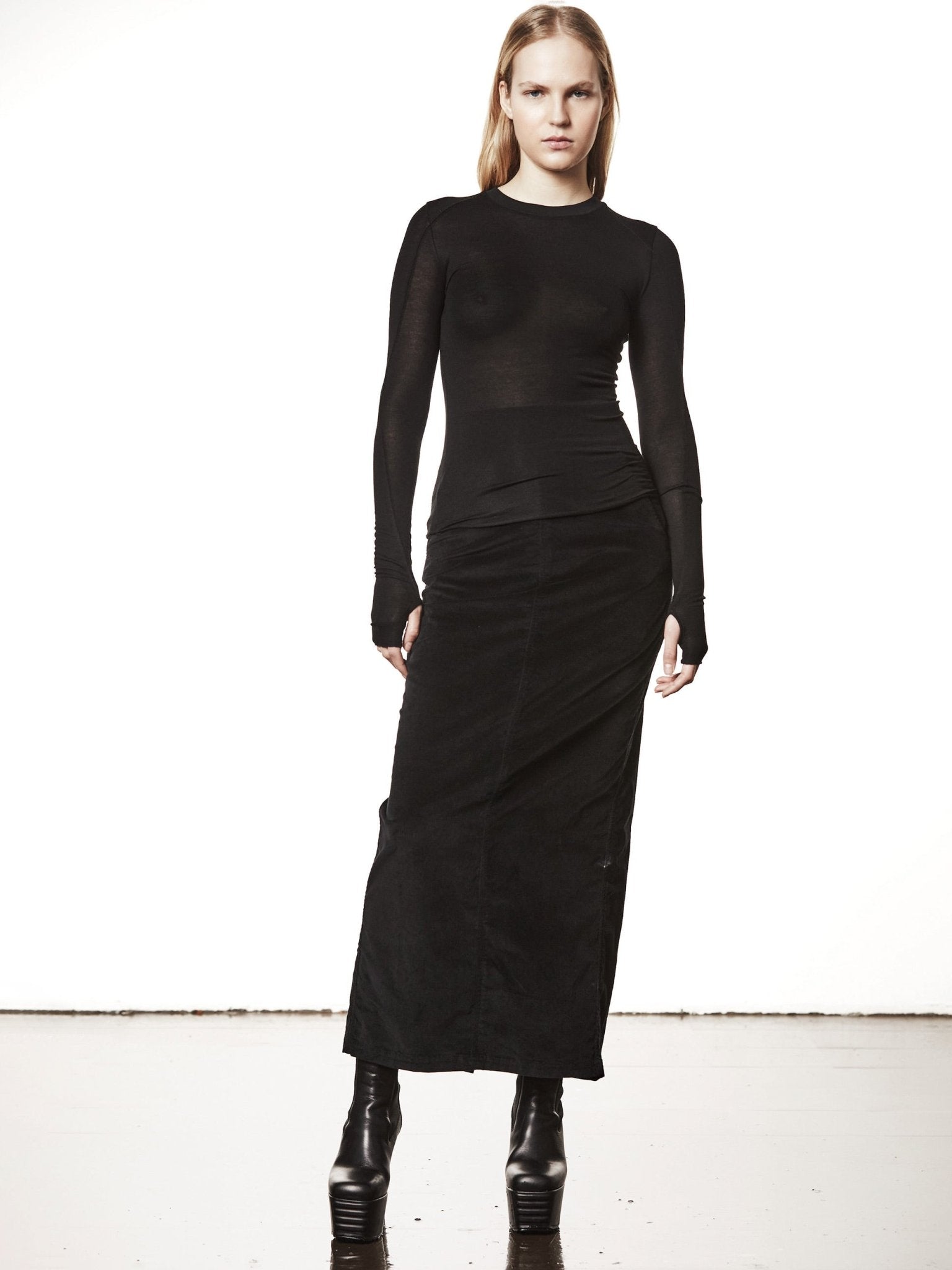 Long sleeve T-Shirt with Thumbholes - by THOM KROM