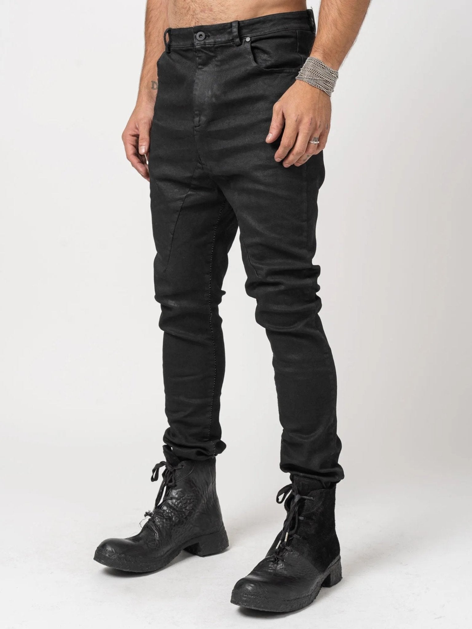 Low Crotch Jeans with Leather Effect - by MD75