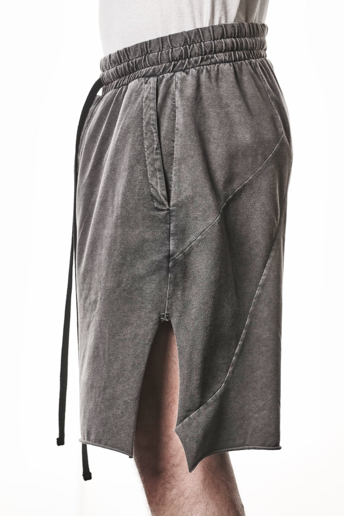 THOM KROM Matmix Cotton Shorts dark grey - waistband and extended drawstring detail