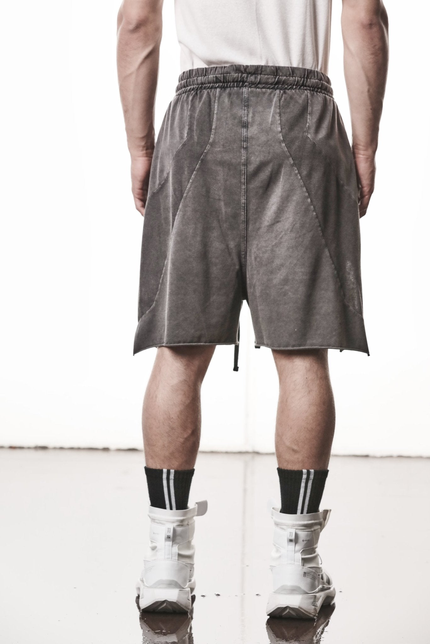 THOM KROM Matmix Cotton Shorts dark grey - back view