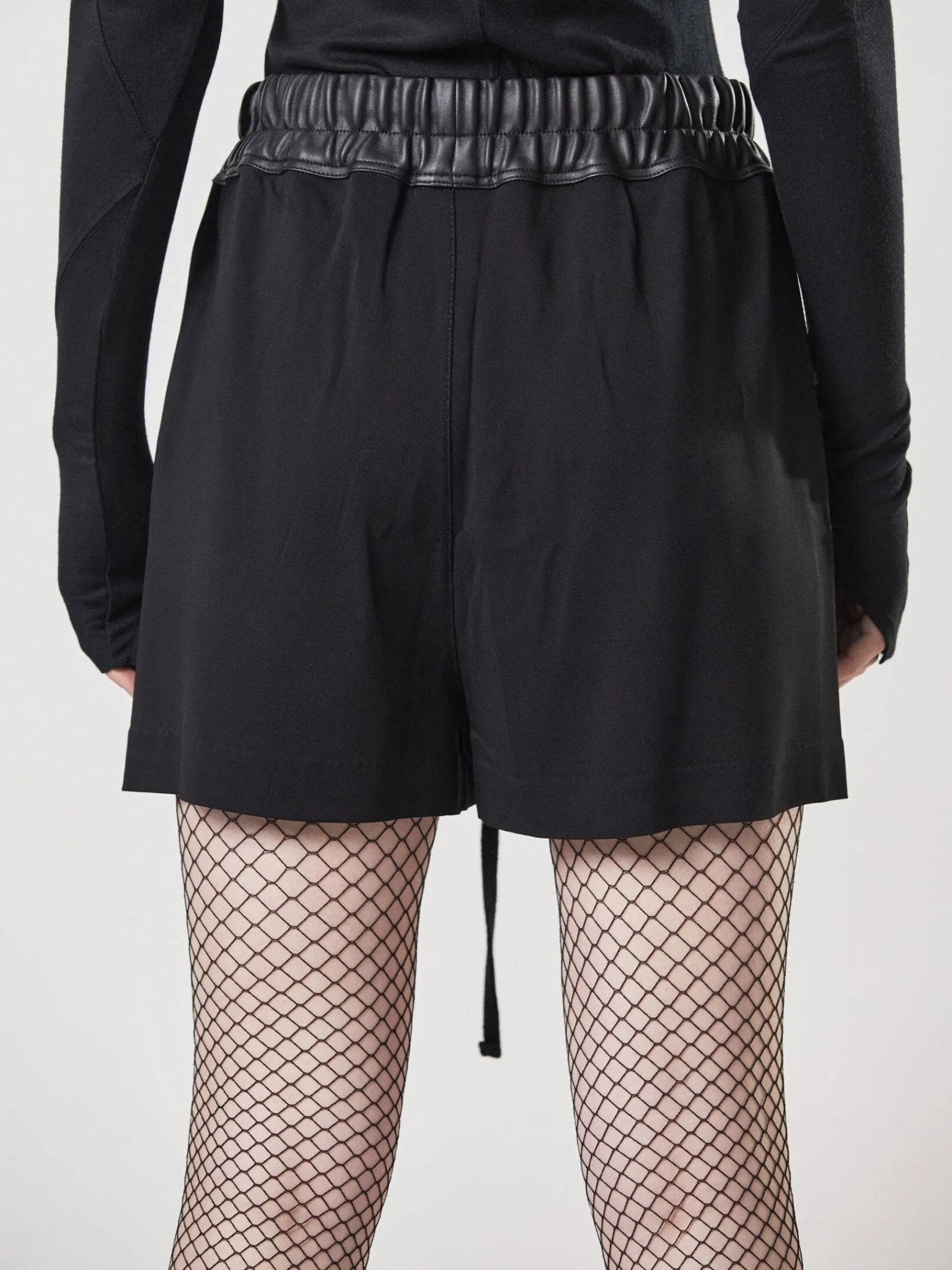 Matmix short - by THOM KROM