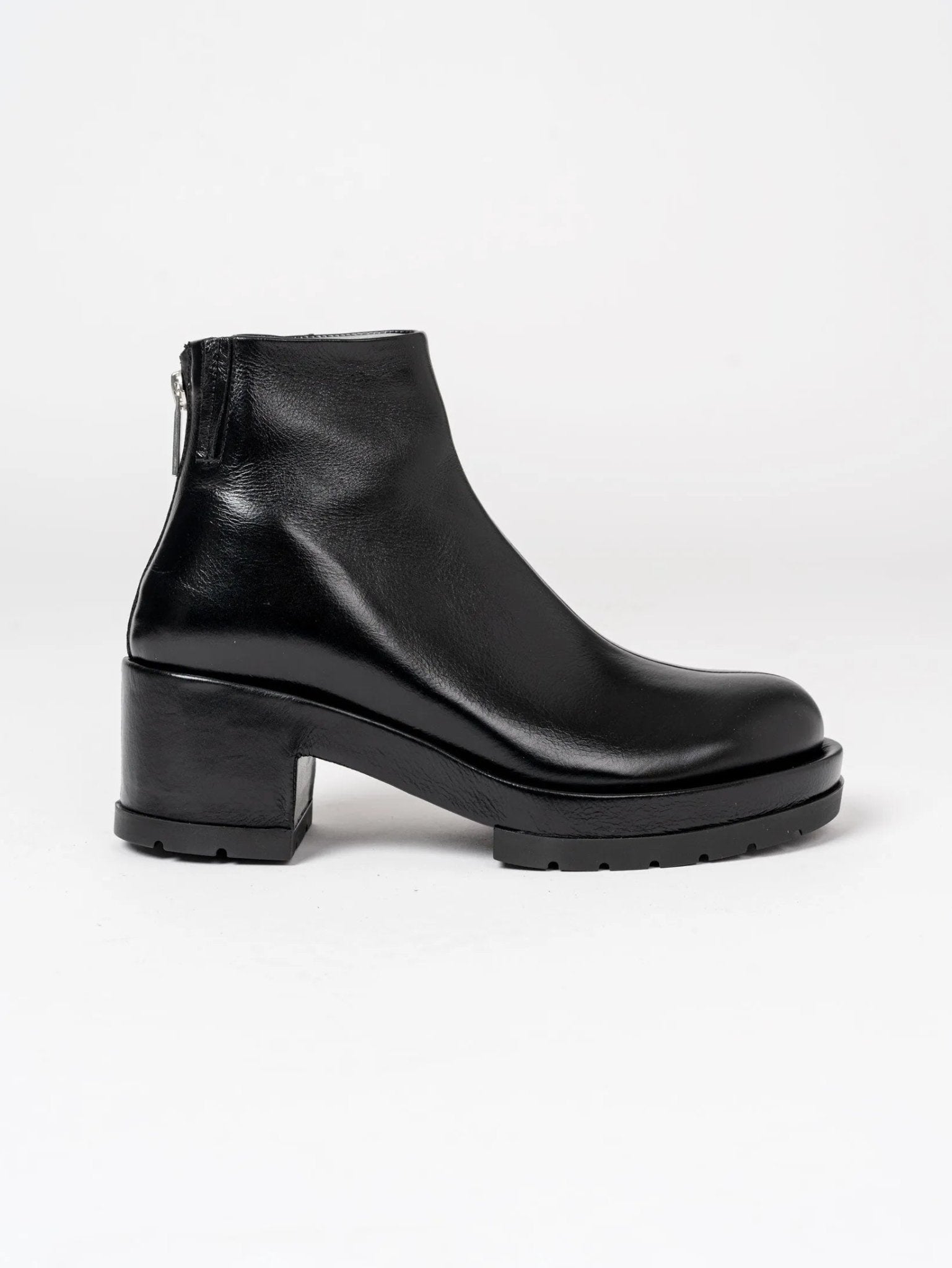 N171 Ankle boots - by SAPIO