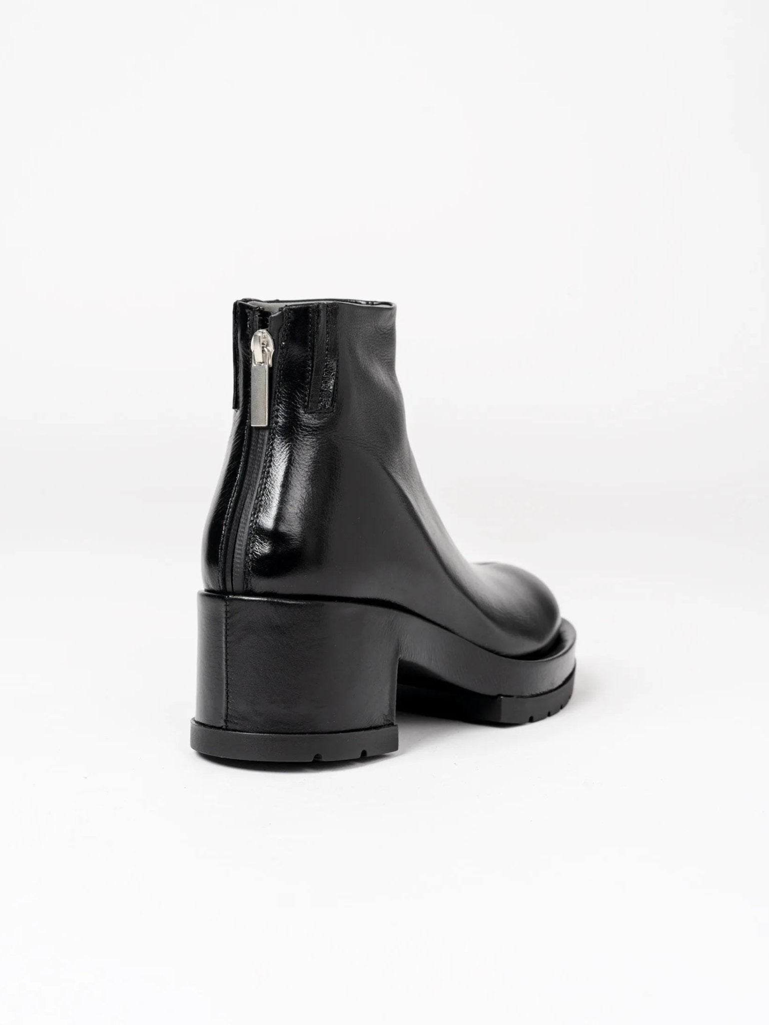 N171 Ankle boots - by SAPIO