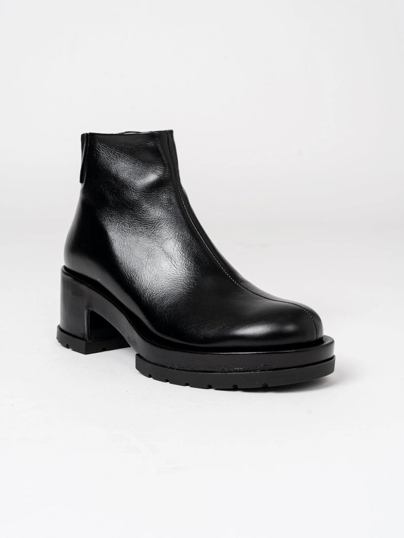 N171 Ankle boots - by SAPIO