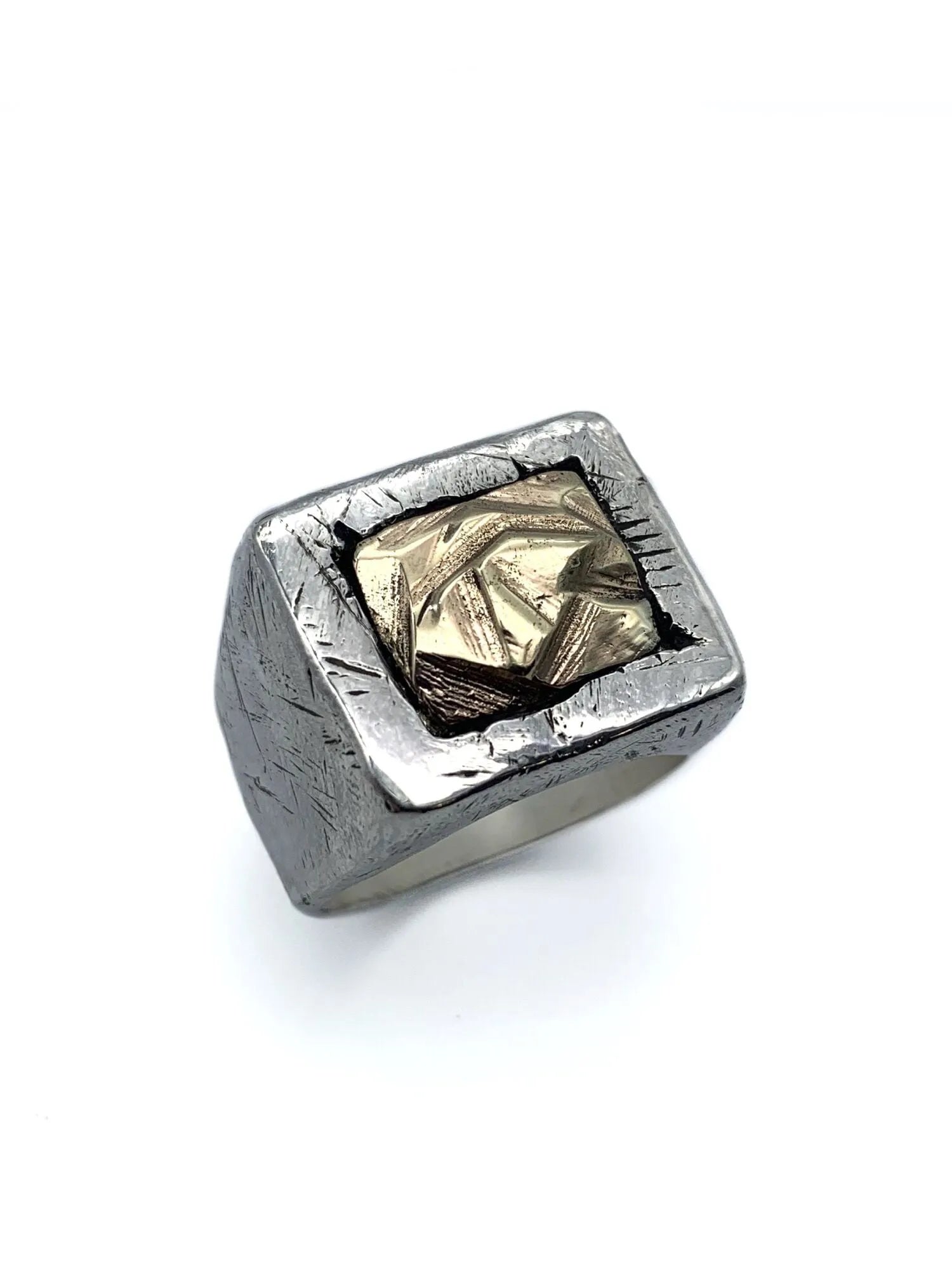 RING - by ENRI MARS