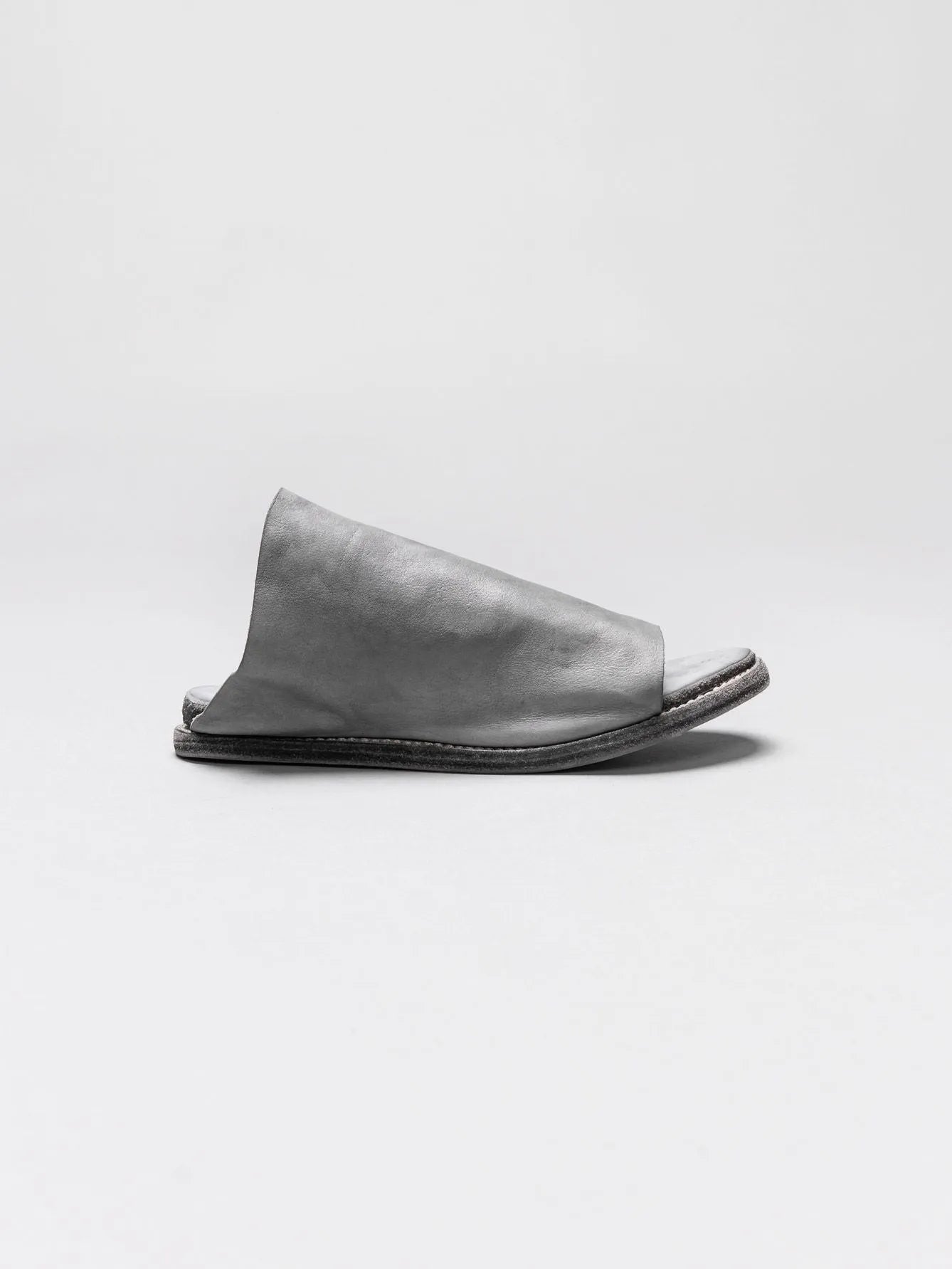 SANDALS - by GUIDI