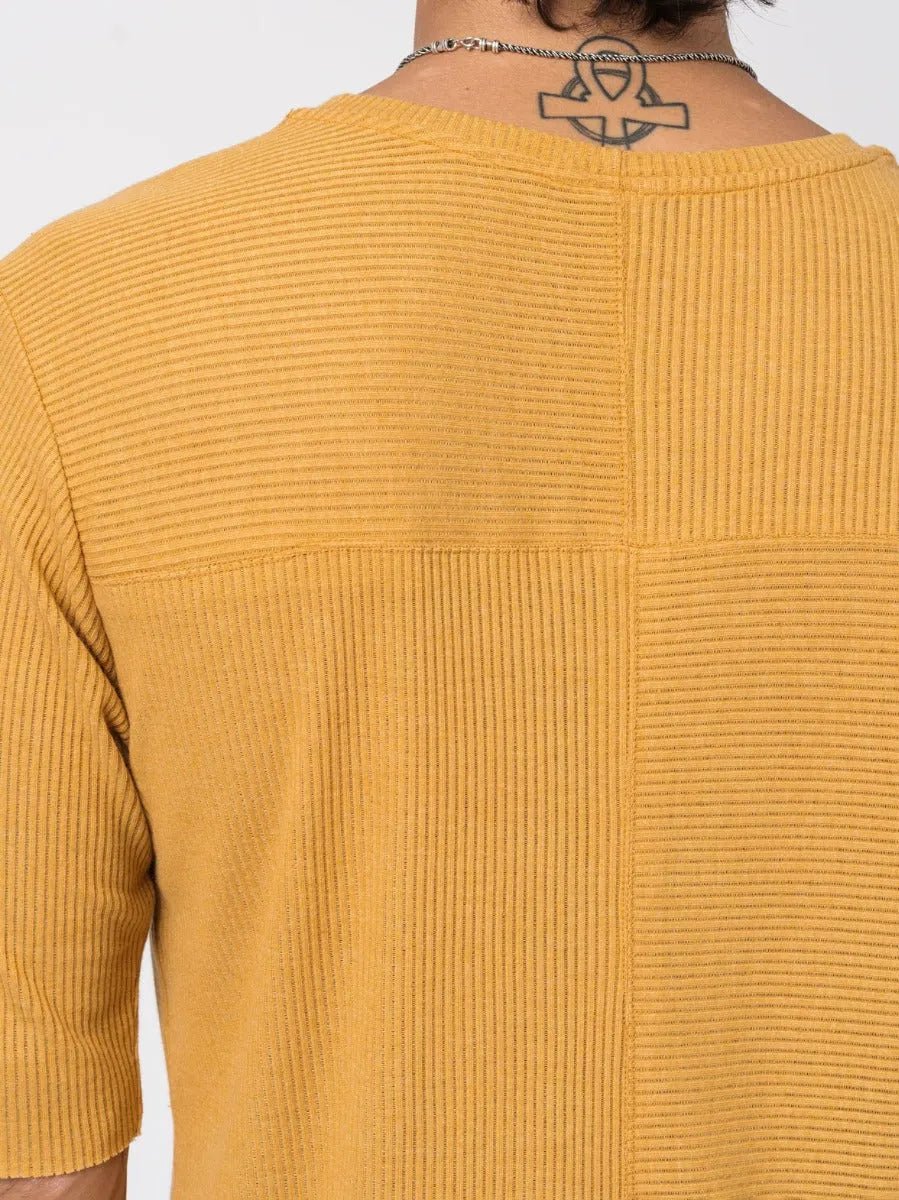 SHORT SLEEVES - by AITO