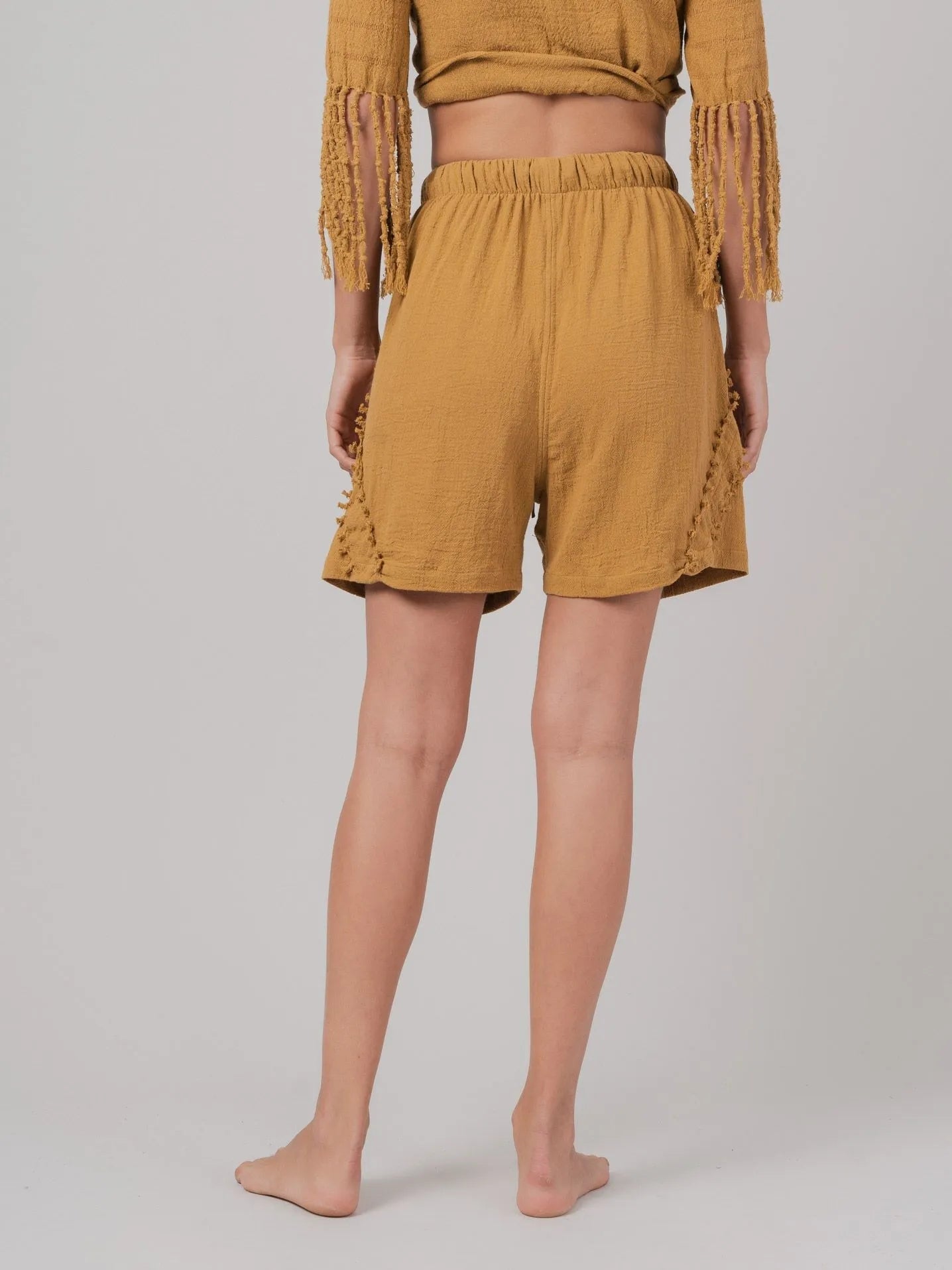 SHORTS - by CARAVANA
