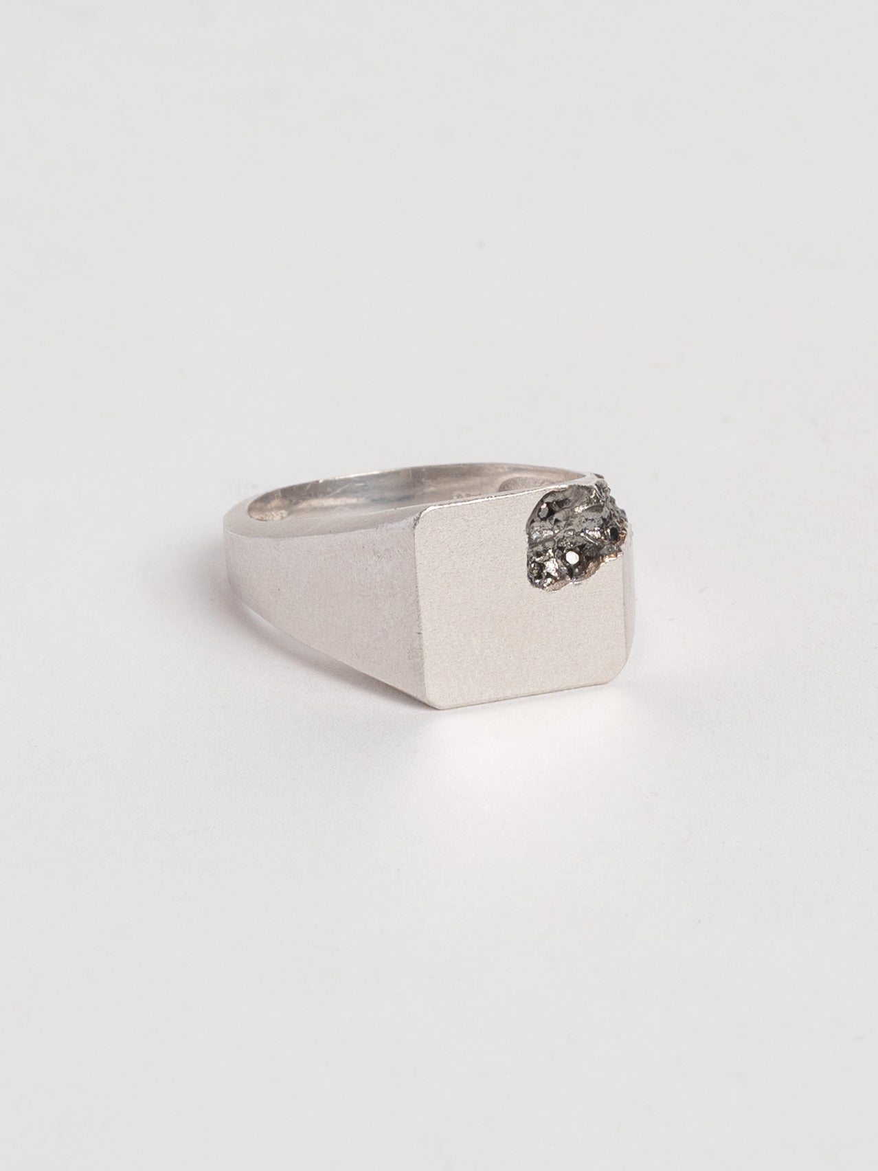 Signet Ring with Raw Diamond Cluster - by AITO