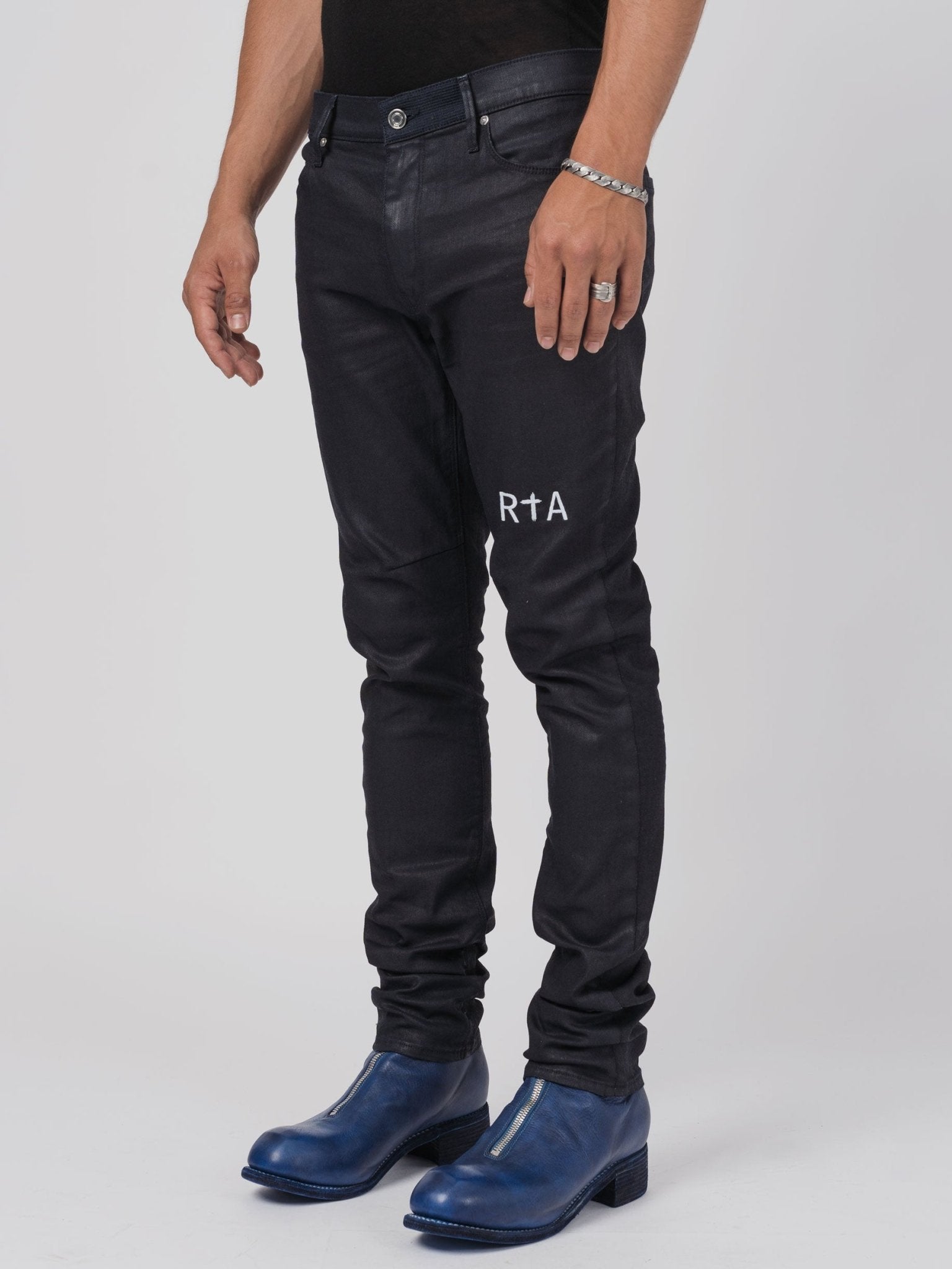 Skinny Jeans with White Embroidery - by RTA