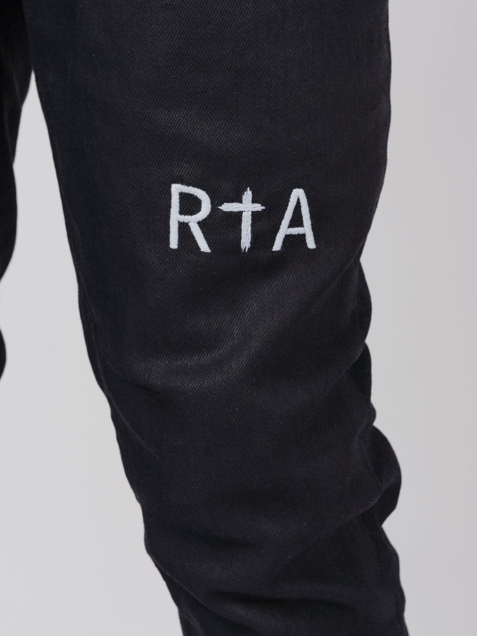Skinny Jeans with White Embroidery - by RTA