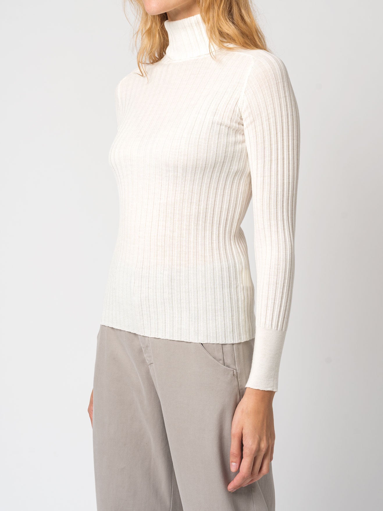 Turtleneck Ribbed Extrafine Wool Knit - by TRANSIT
