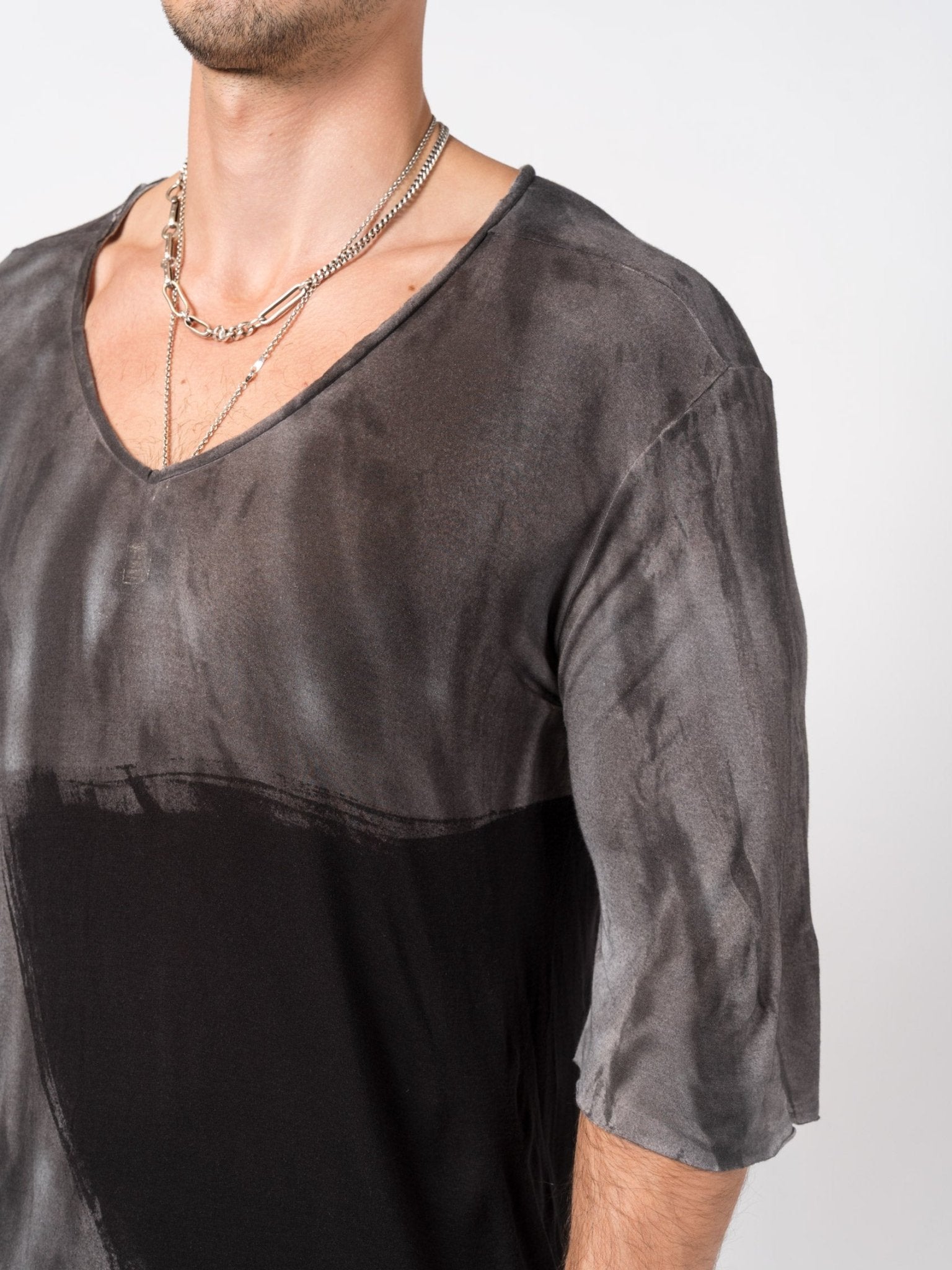 Two - Tone Brush - Dyed V - Neck T-Shirt - by GIOVANNI CAVAGNA