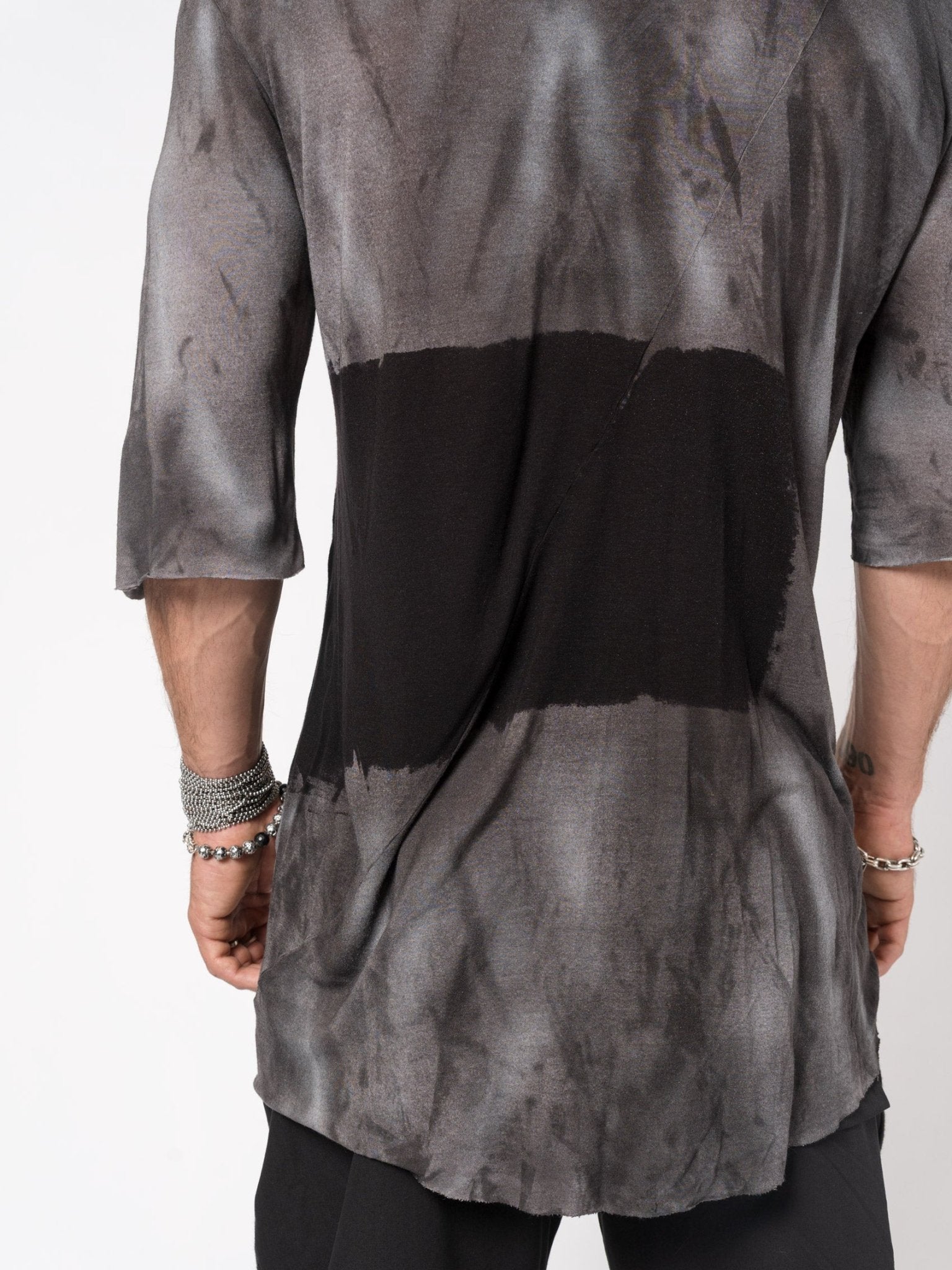 Two - Tone Brush - Dyed V - Neck T-Shirt - by GIOVANNI CAVAGNA
