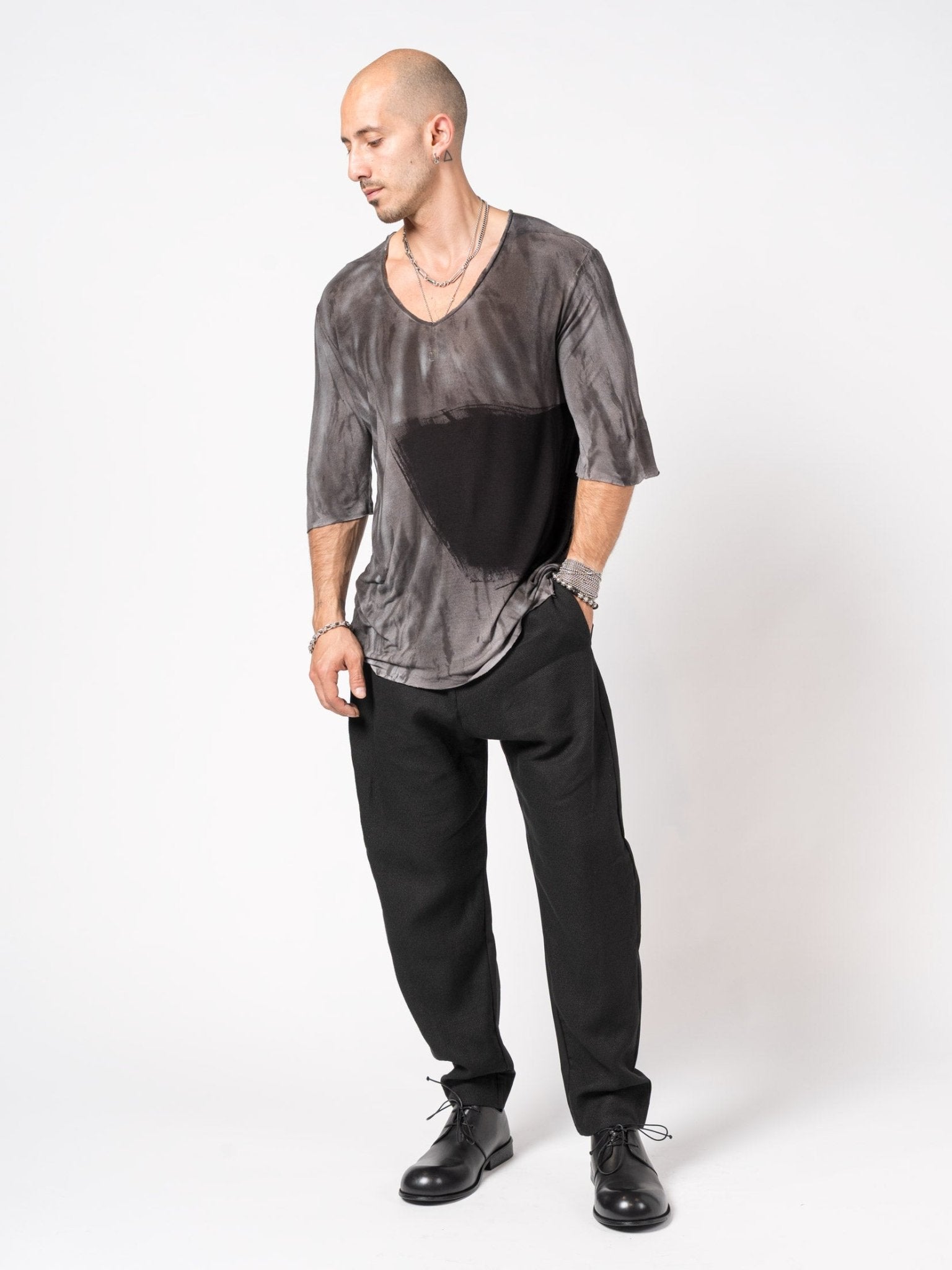 Two - Tone Brush - Dyed V - Neck T-Shirt - by GIOVANNI CAVAGNA
