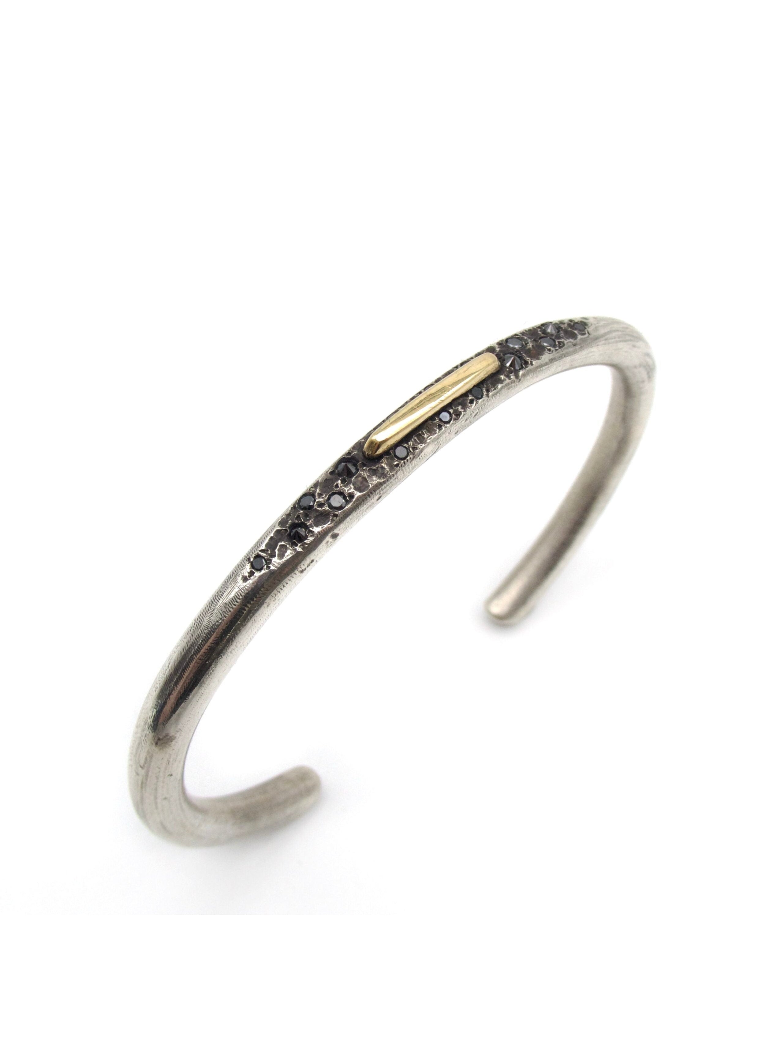 Equip cuff — Enri Mars