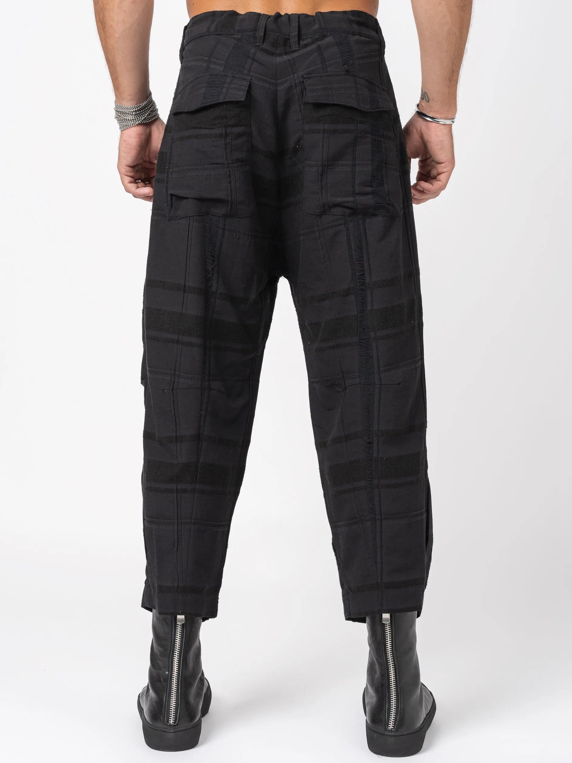 D.HYGEN Crack Random Stripe Cropped Pants