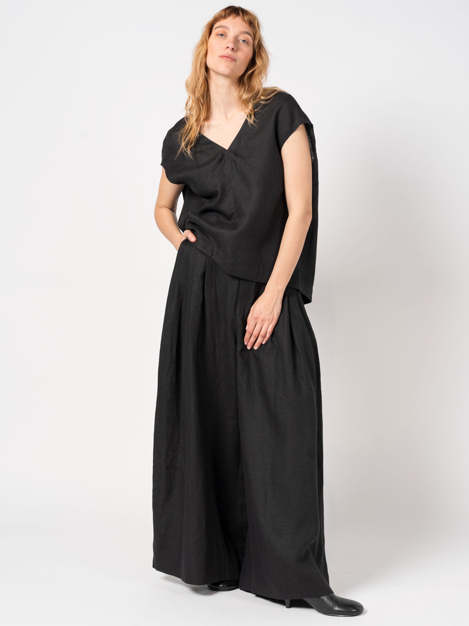 Wide-Leg Linen Pants