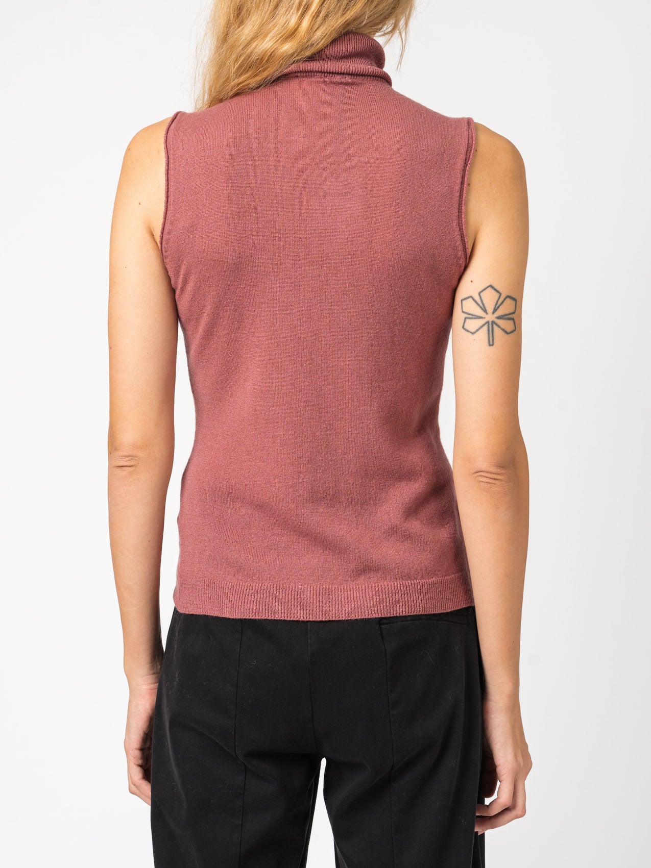 Sleeveless Cashmere Turtleneck Knit