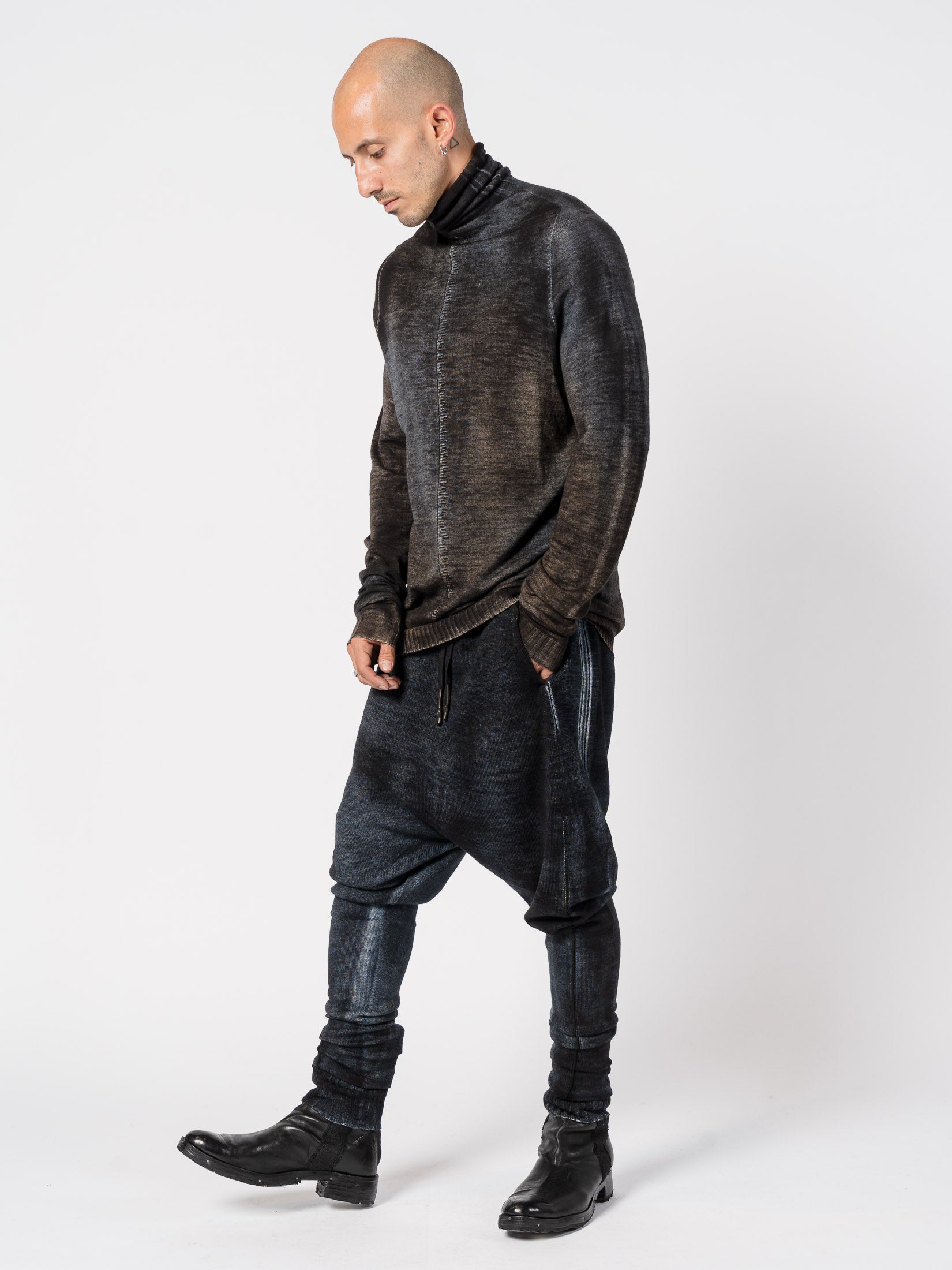 Spray-Finished Light Wool Turtleneck