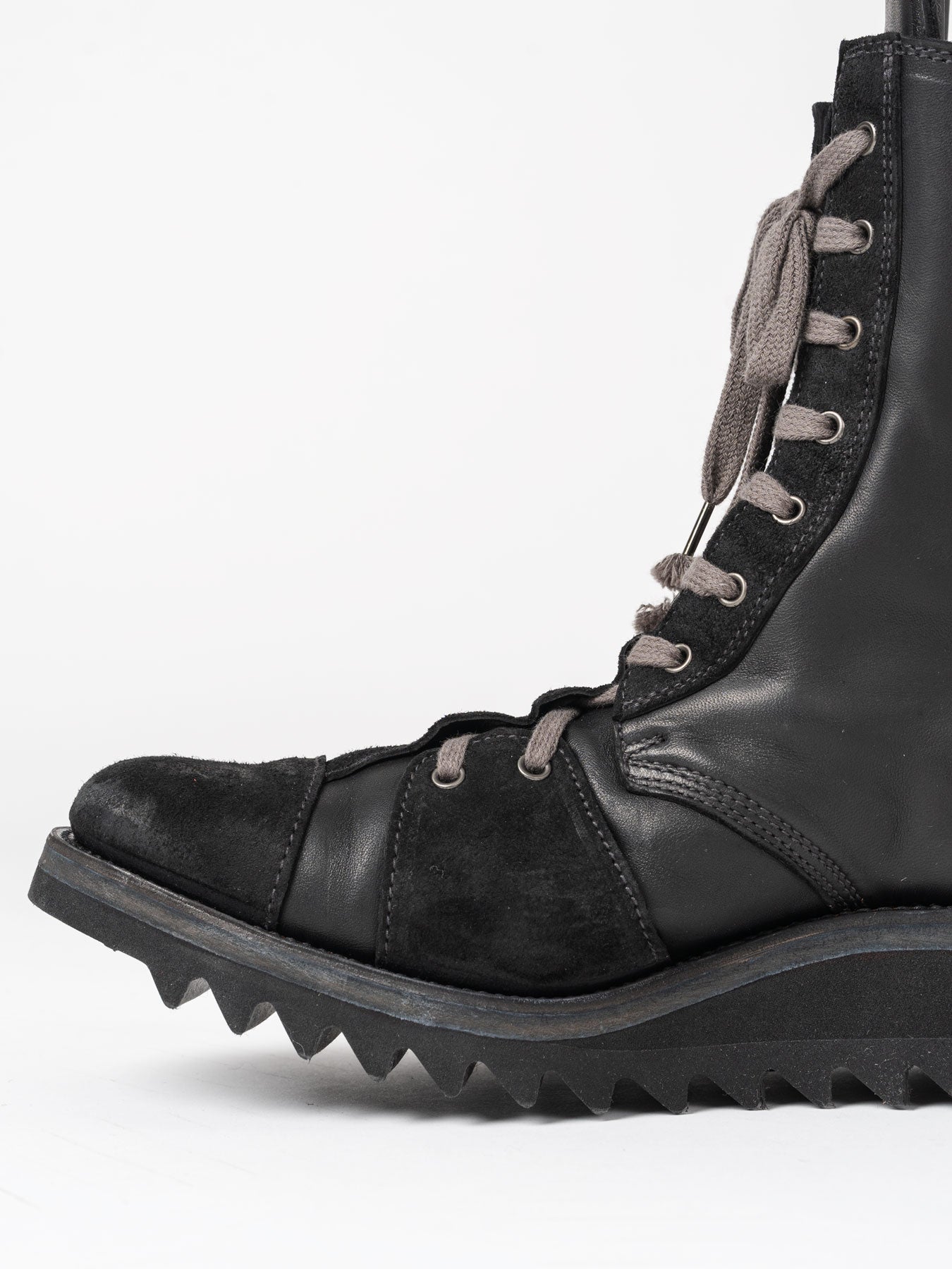 Horse Leather Shark Sole Lace-Up Boots