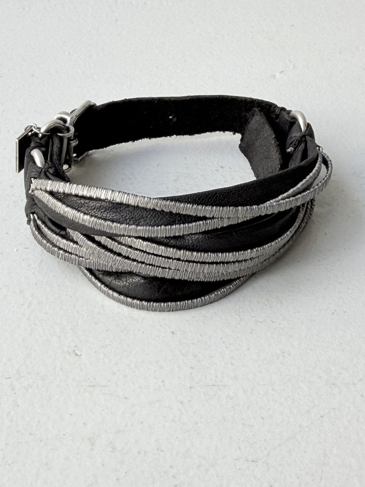 GOTI BR130 silver and leather bracelet, full view