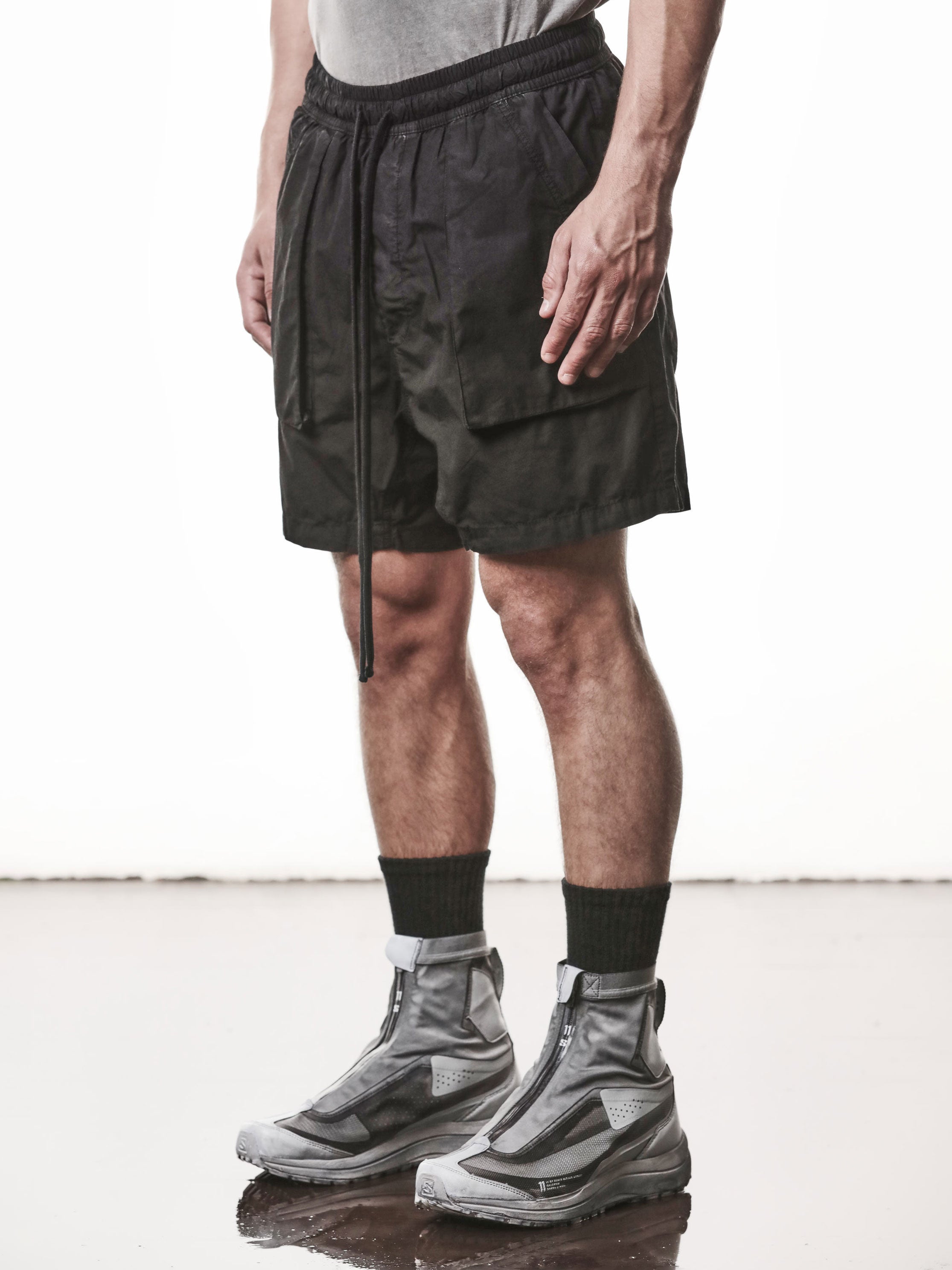 THOM KROM Drop-Crotch Cotton Shorts black, rear welt pockets