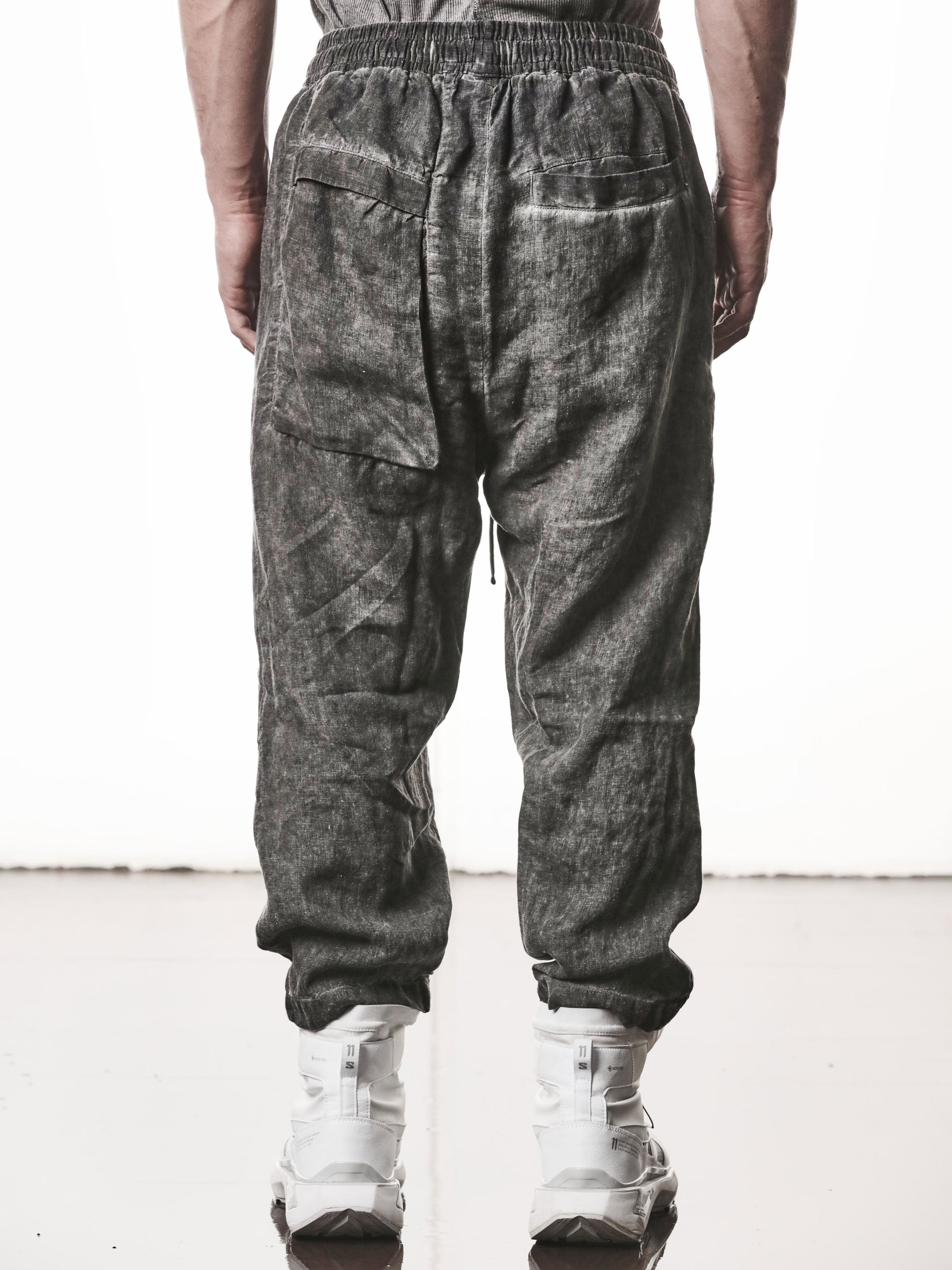THOM KROM MP49 Cropped Linen Trousers in vegetal black - fabric texture detail