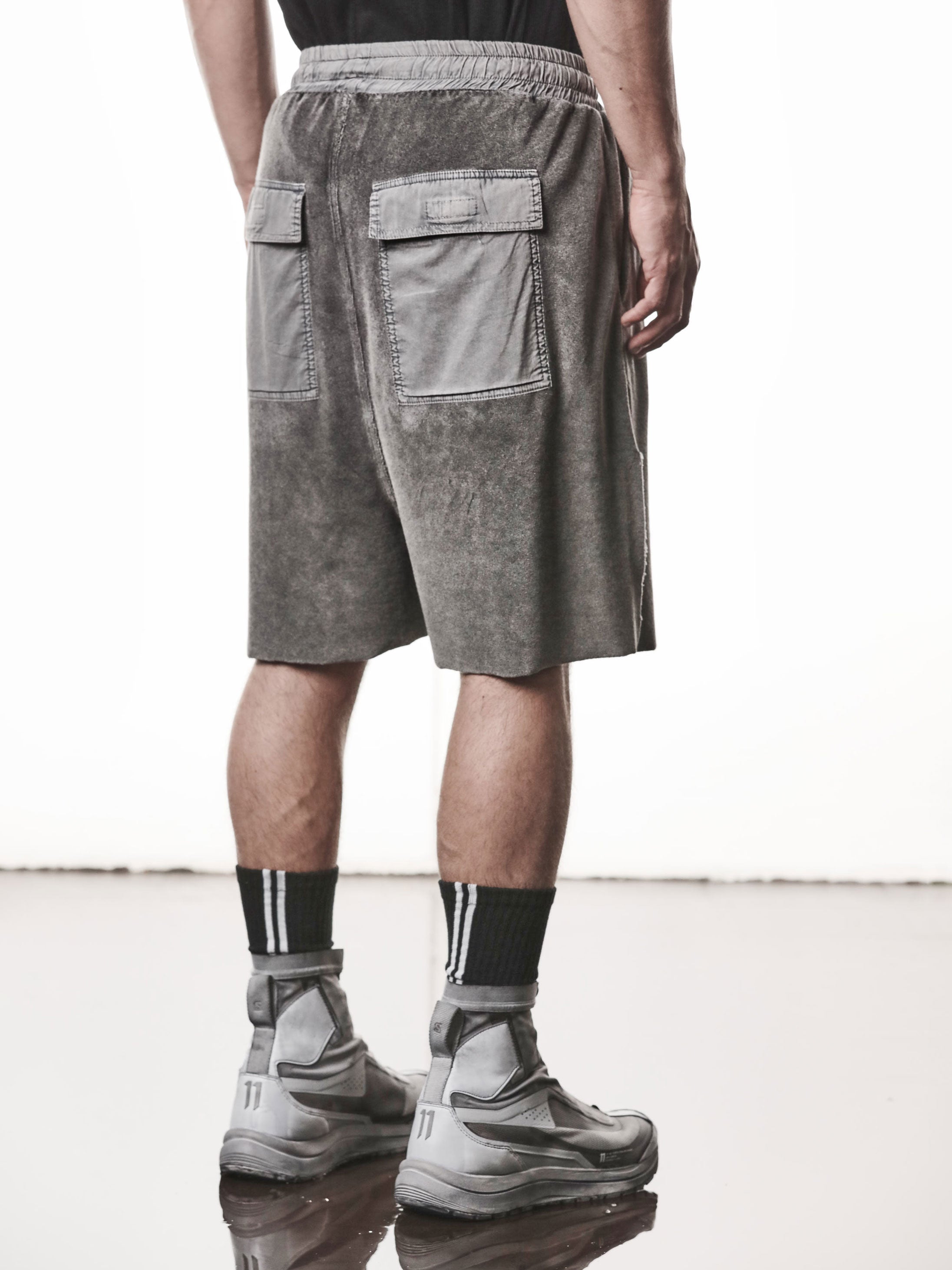 THOM KROM Matmix Terry Shorts dark grey - full length on model