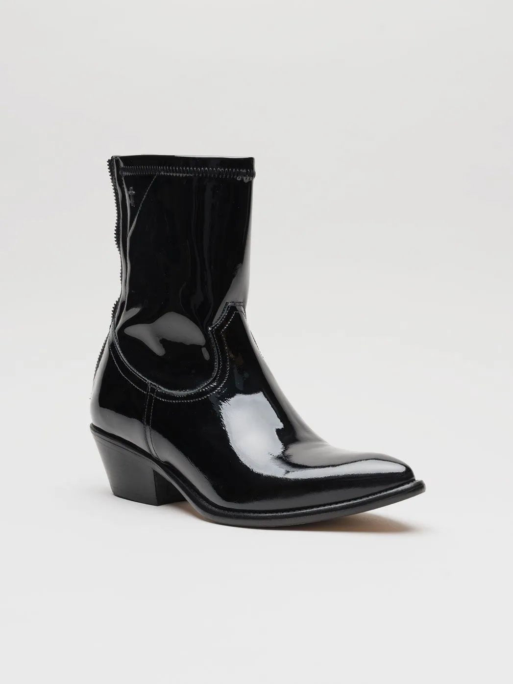 BOOTS - by RTA