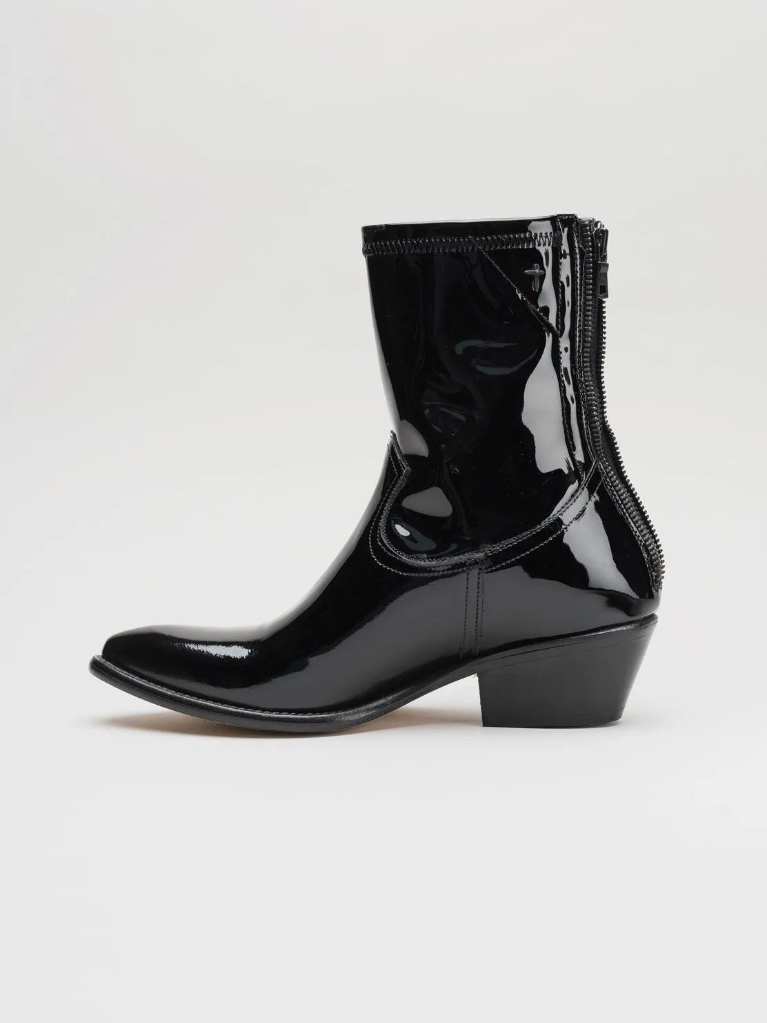 BOOTS - by RTA
