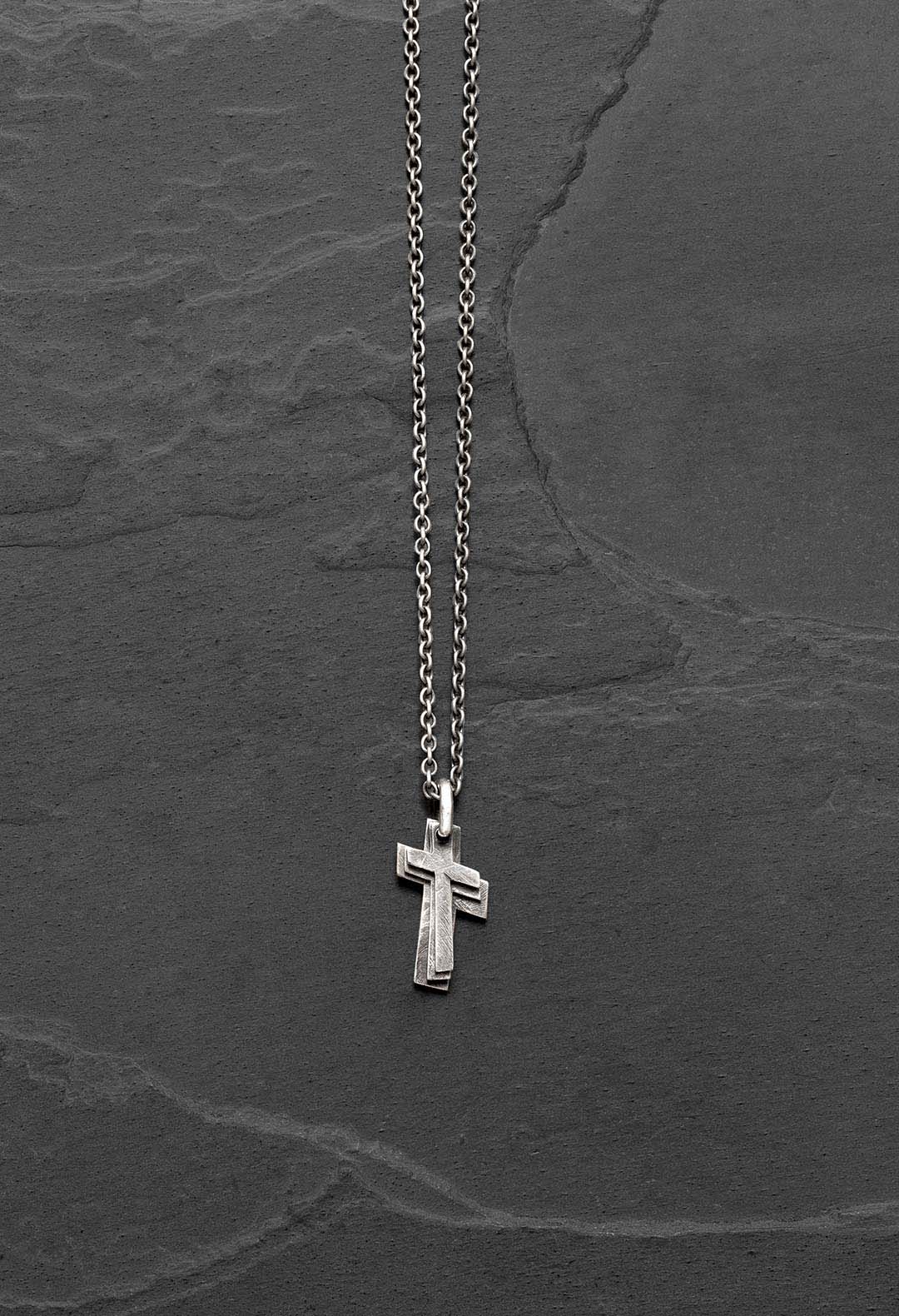 Cross necklace - by Tobias Wistisen