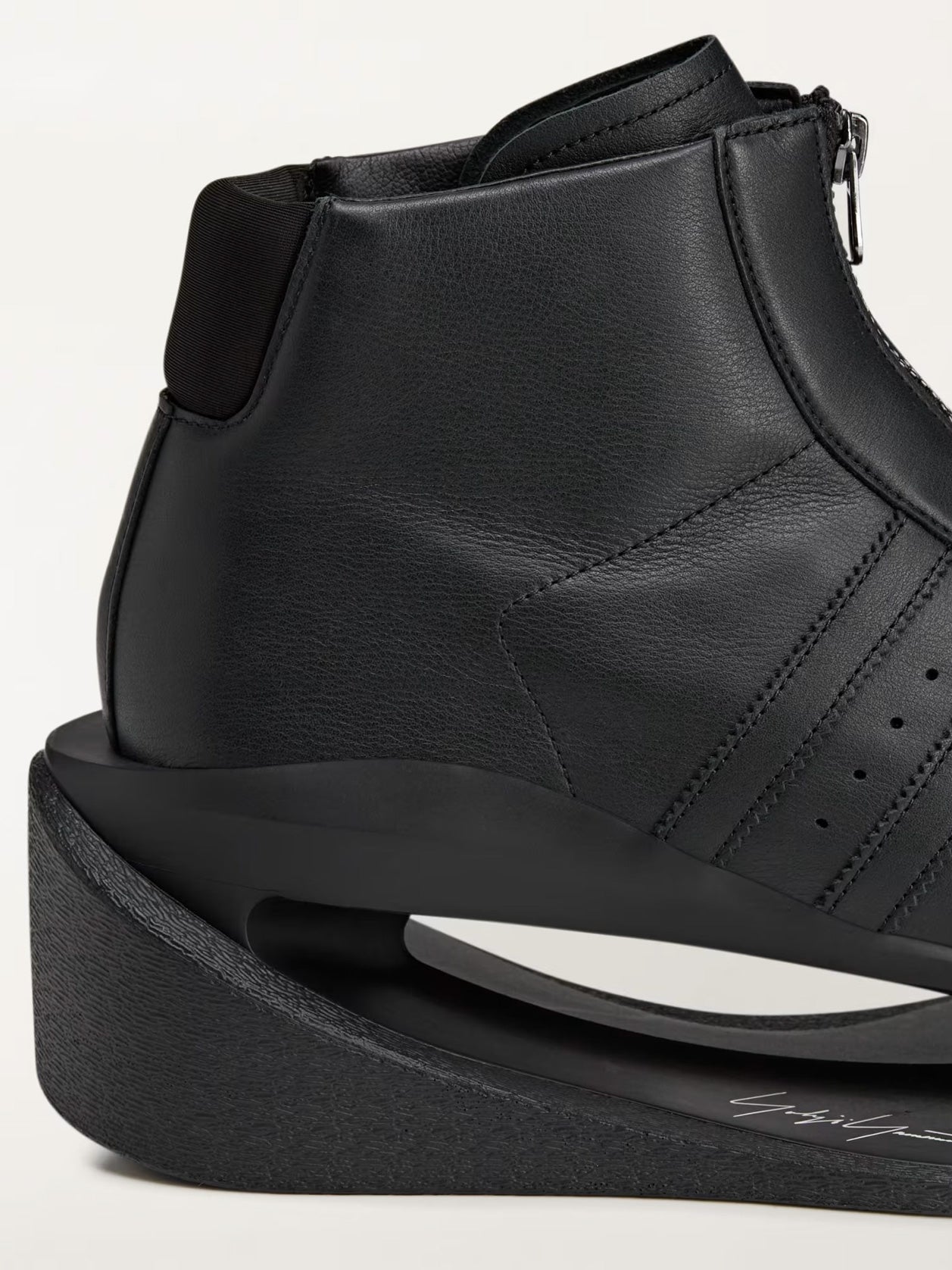 Gendo Pro - by Y - 3